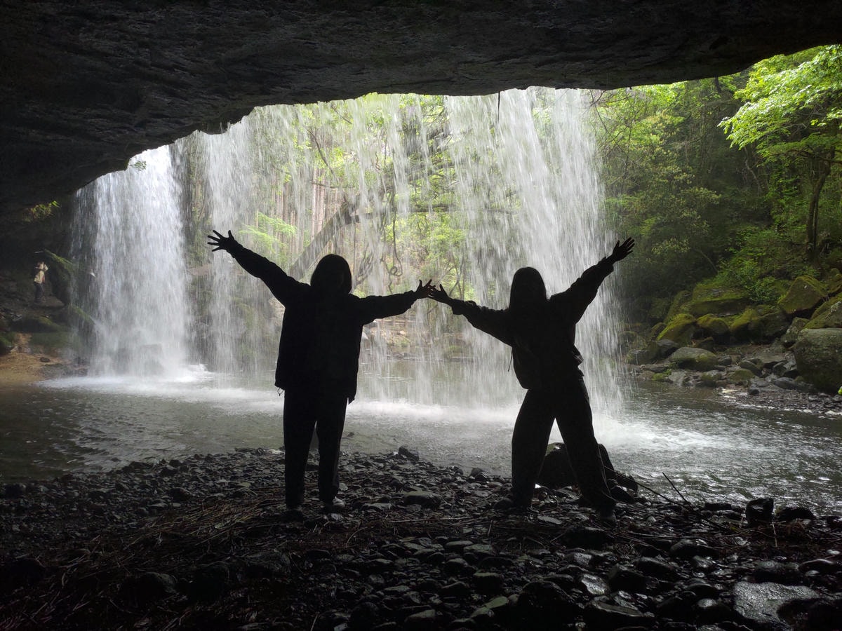 熊本景點┃熊本必訪!水面簾幕猛烈湍急「鍋瀑布」阿蘇小國町大自然藝術品阿蘇自由行 熊本自駕 - 第14張圖 熊本景點┃熊本必訪!水面簾幕猛烈湍急「鍋瀑布」阿蘇小國町大自然藝術品阿蘇自由行 熊本自駕