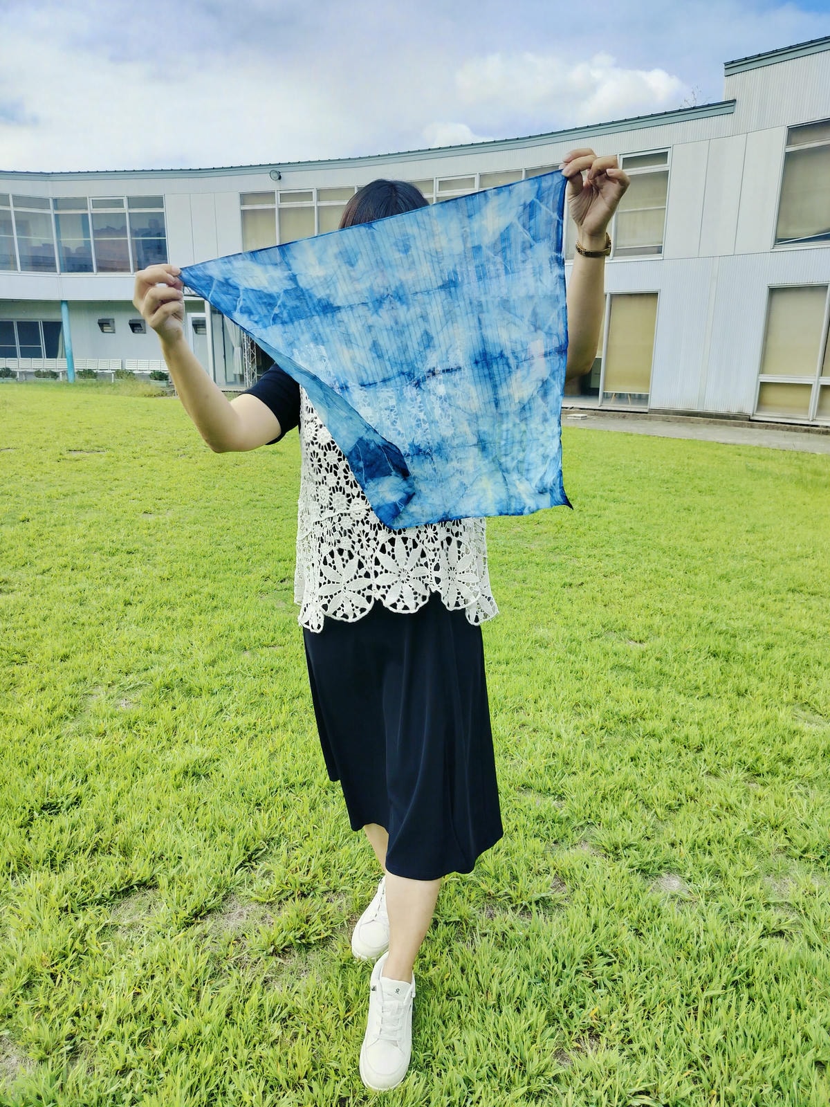 德島景點┃日本藍染產地!「技之館」容百人 藍染體驗JR德島30分車程 阿波藍Japan Blue多款尺寸獨一無二的藍