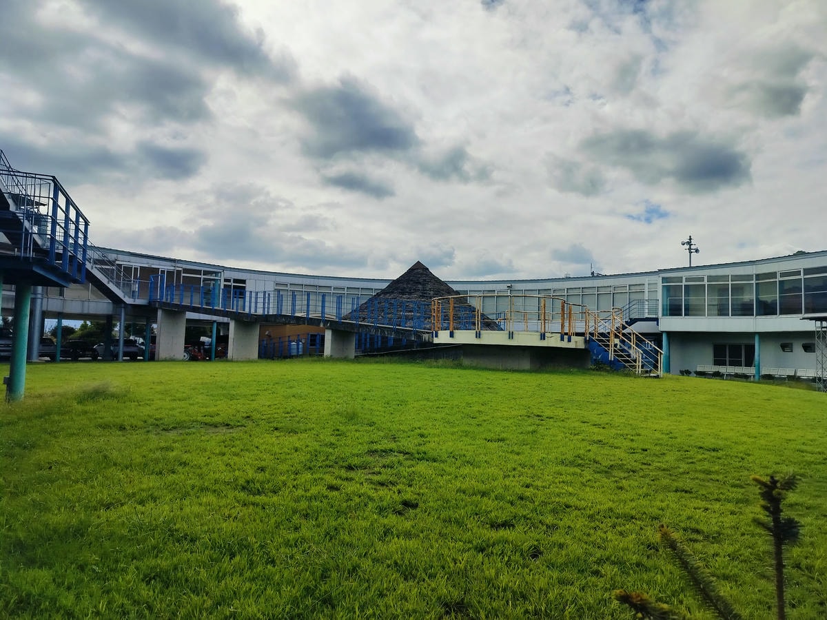 德島景點┃日本藍染產地!「技之館」容百人 藍染體驗JR德島30分車程 阿波藍Japan Blue多款尺寸獨一無二的藍