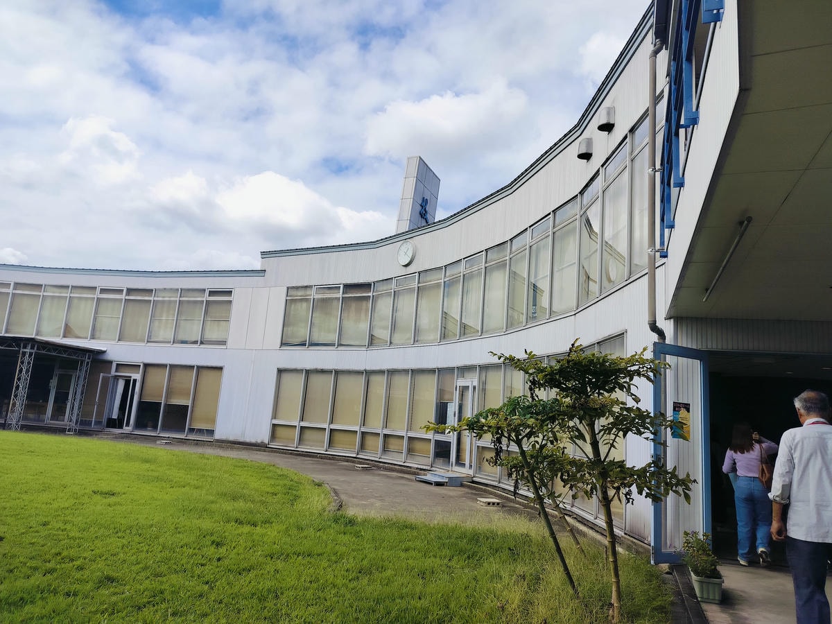 德島景點┃日本藍染產地!「技之館」容百人 藍染體驗JR德島30分車程 阿波藍Japan Blue多款尺寸獨一無二的藍