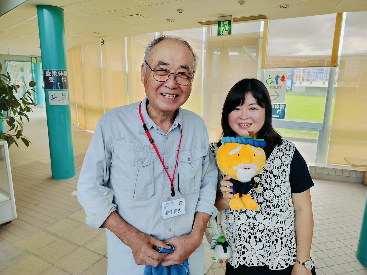 德島景點┃日本藍染產地!「技之館」容百人 藍染體驗JR德島30分車程 阿波藍Japan Blue多款尺寸獨一無二的藍