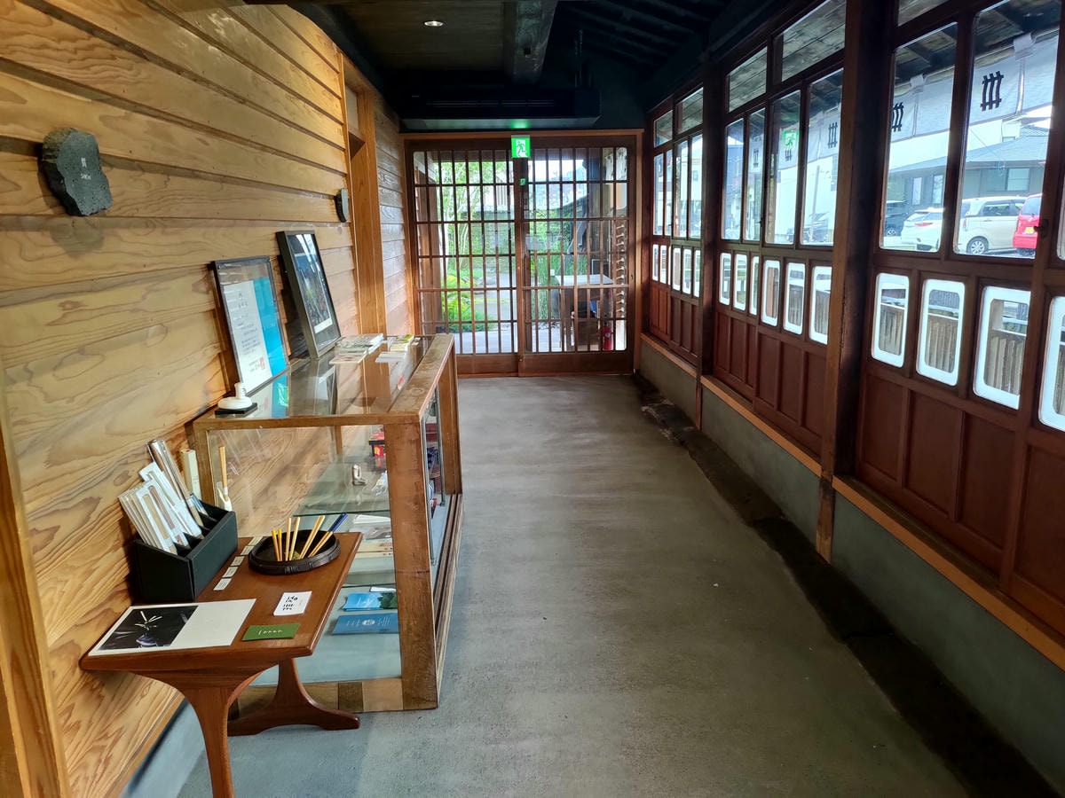 熊本住宿甲佐町┃NIPPONIA 「疏水之鄉」古民家住宿一日僅三房 水與歷史共生 百年當鋪房 樓中樓緣側賞日常 當地食材早餐