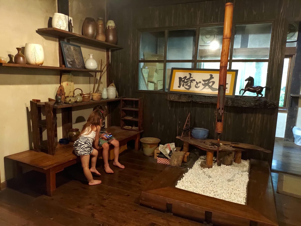 熊本餐廳甲佐┃炭香四溢古民家「野乃家」炭烤地雞×爆彈飯糰 藏身山林間!當地小聚都來這 熊本自駕