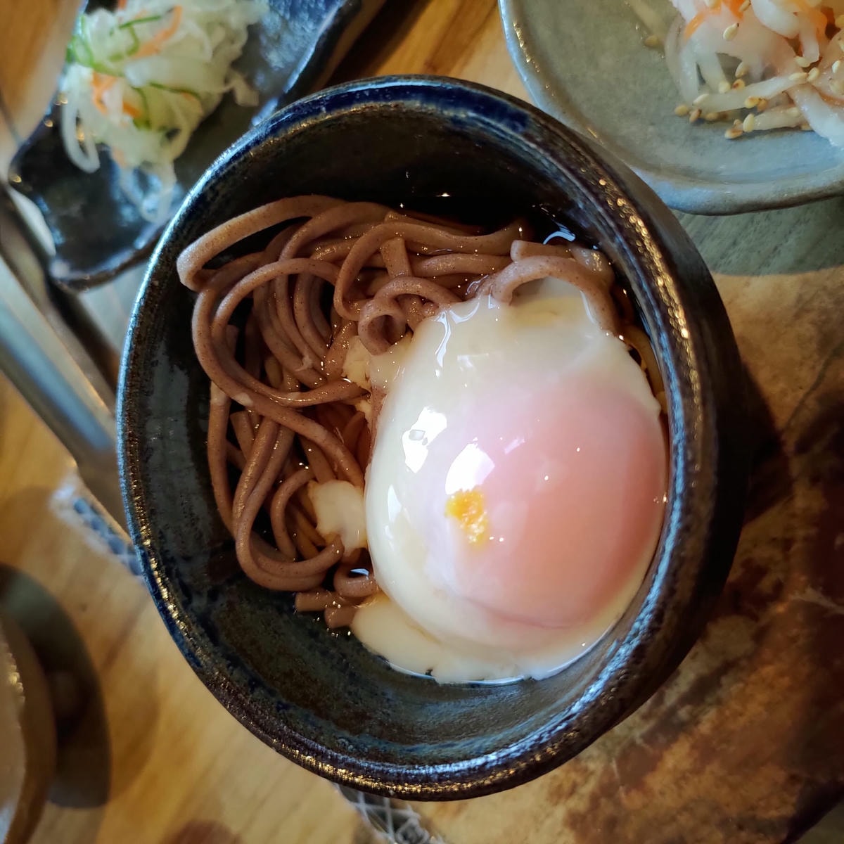 熊本餐廳甲佐┃炭香四溢古民家「野乃家」炭烤地雞×爆彈飯糰 藏身山林間!當地小聚都來這 熊本自駕
