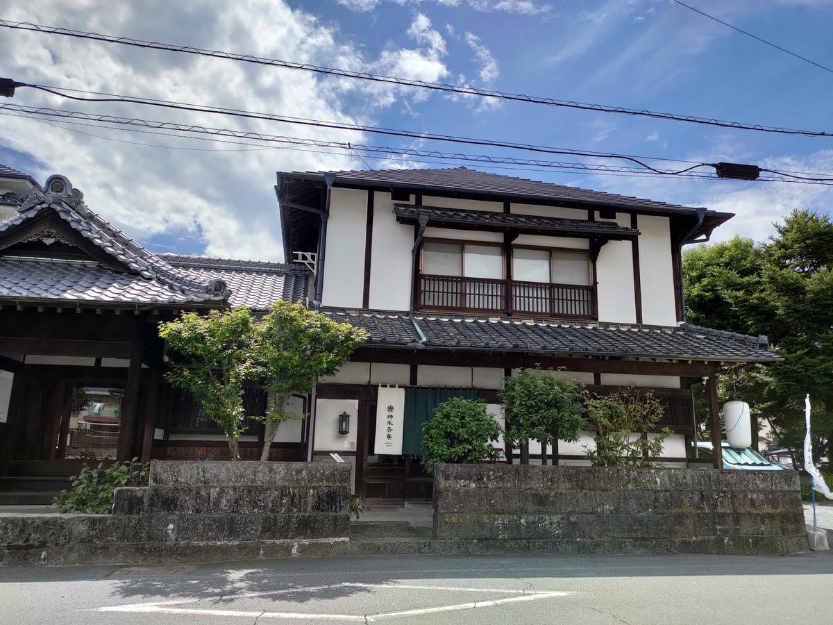 熊本市餐廳┃豪商宅邸古民家「神水茶寮」跳躍進化和食驚豔美味 百年神木豎立幸福 電車健軍校前站 直飛熊本 - 第1張圖 熊本市餐廳┃豪商宅邸古民家「神水茶寮」跳躍進化和食驚豔美味 百年神木豎立幸福 電車健軍校前站 直飛熊本