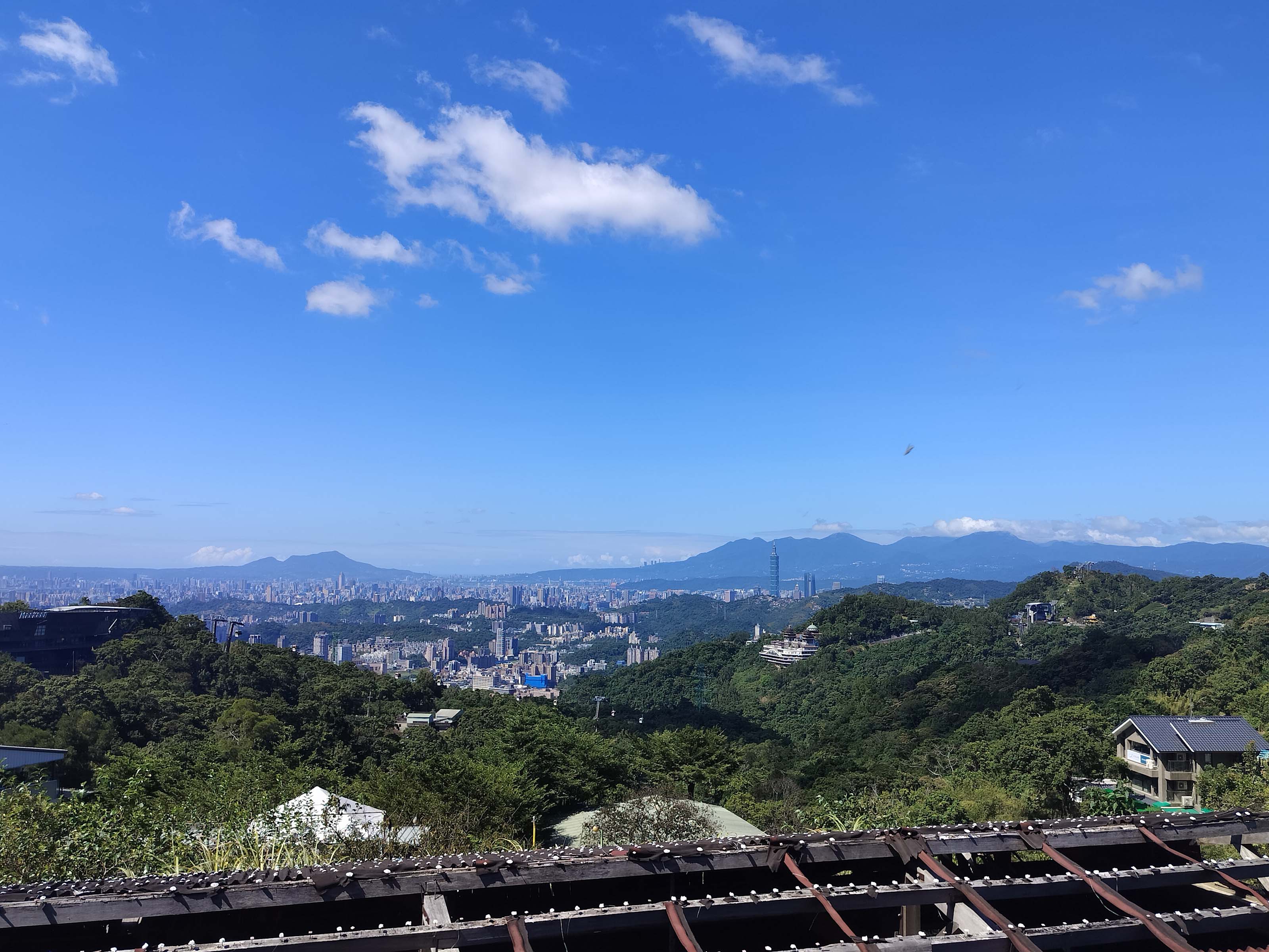 台北散策┃台北空中散歩貓空ロープウェイ(貓空纜車) 「絶景清泉山莊茶葉地鶏料理」台北動物園駅〜貓空駅 台湾旅行台北旅行 - 第26張圖 台北散策┃台北空中散歩貓空ロープウェイ(貓空纜車) 「絶景清泉山莊茶葉地鶏料理」台北動物園駅〜貓空駅 台湾旅行台北旅行
