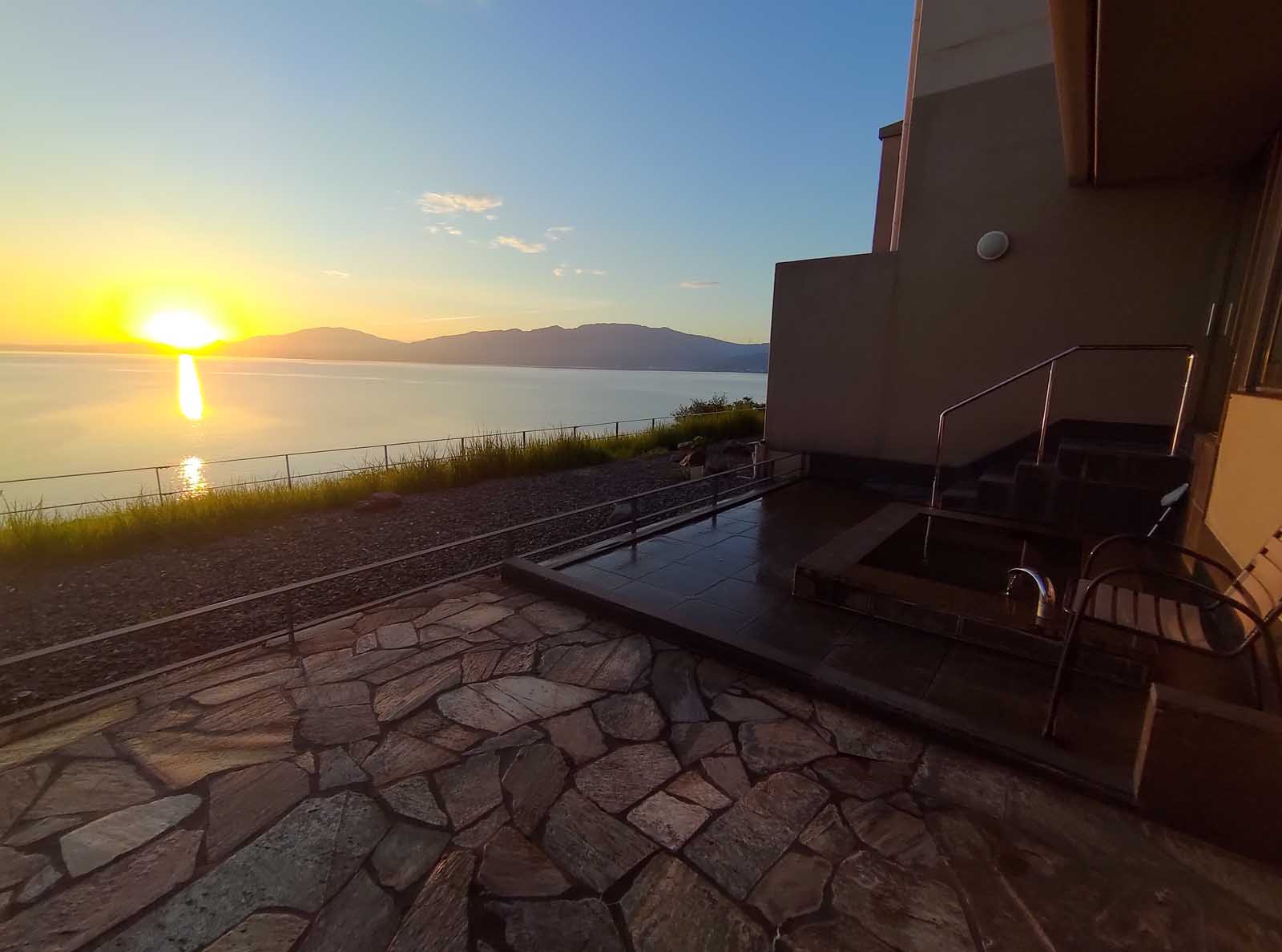 熊本天草┃天草ALEGRIA花園酒店渡假聖地 特別房開箱 專屬海平線天然溫泉、賞盡星空日出!極致海鮮一泊二食ホテルアレグリアガーデンズ天草 熊本自由行 - 第2張圖 熊本天草┃天草ALEGRIA花園酒店渡假聖地 特別房開箱 專屬海平線天然溫泉、賞盡星空日出!極致海鮮一泊二食ホテルアレグリアガーデンズ天草 熊本自由行