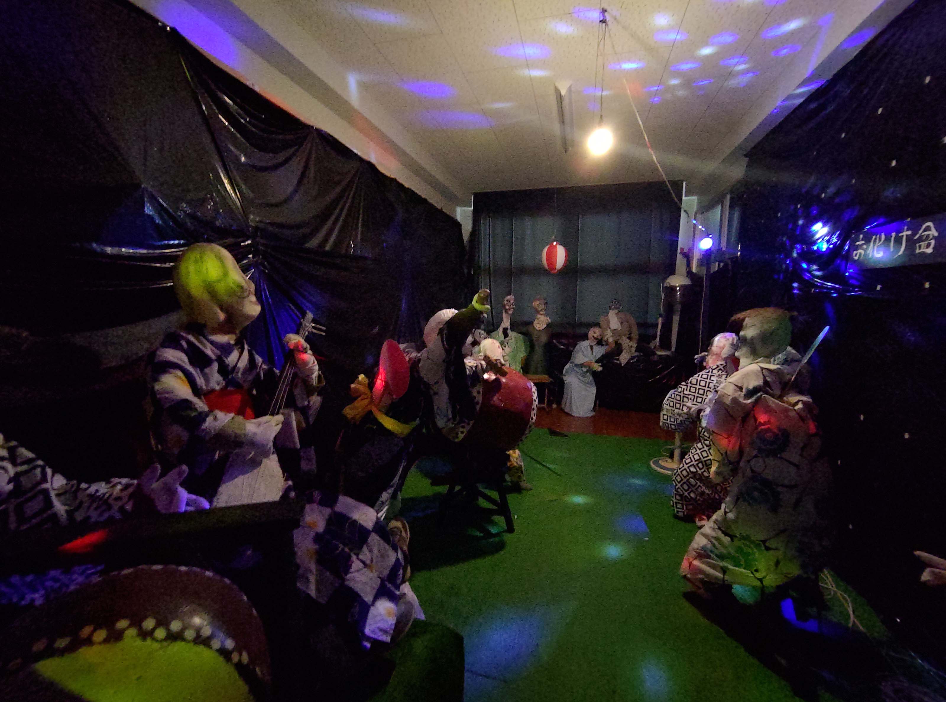 熊本天草┃小學校重生!600快樂村民都是假人「道之驛宮地岳稻草人村」特色景點 吃飯伴手禮蕎麥麵體驗 夏天挑戰測膽鬼屋天草自駕