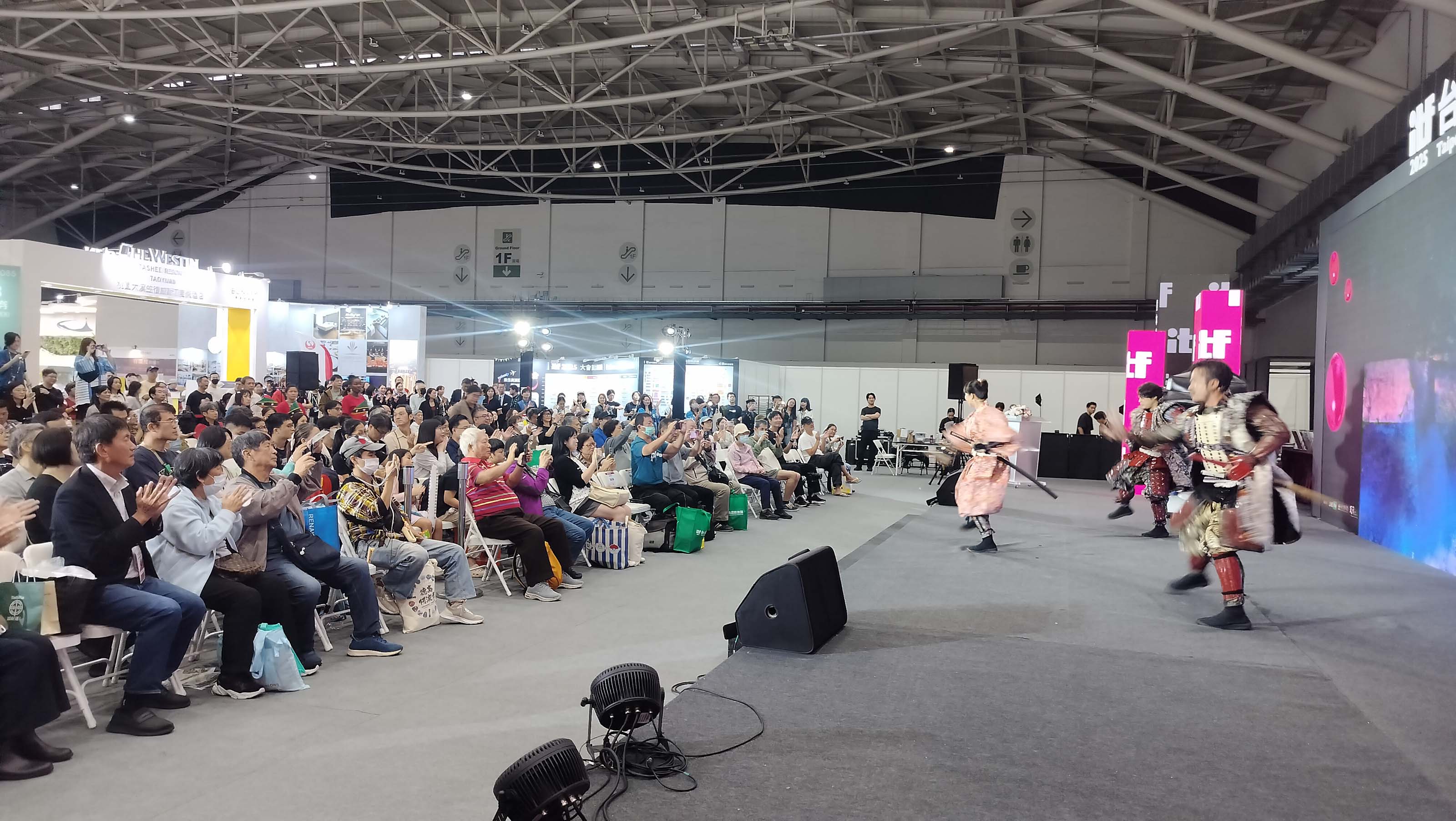 活動紀錄┃2025年台北ITF旅展大會舞台中日主持 台湾最大級旅行博メインステージ司会担当 訪日観光プロモーション立案企画支援