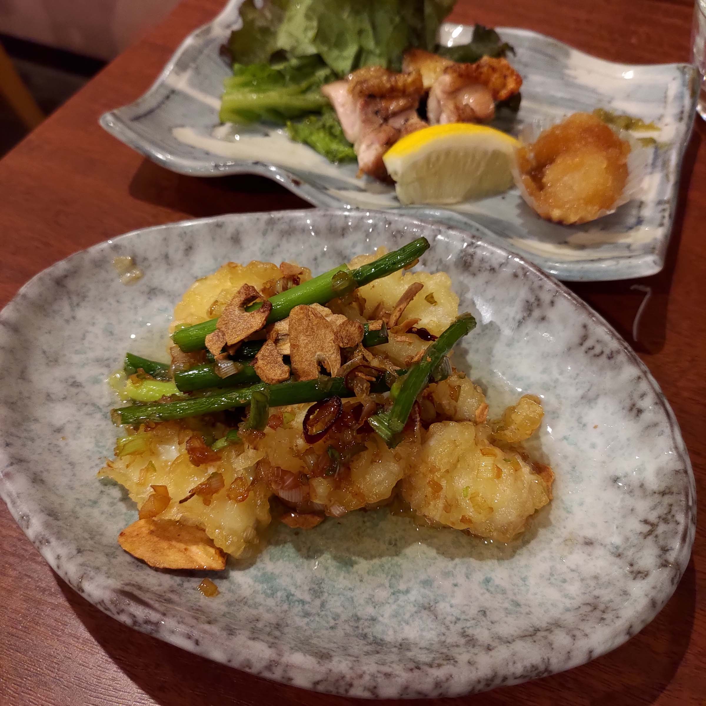 直飛函館自由行(美食上篇)┃JR函館站徒步吃飯 函館朝市吃海鮮 烏賊清居酒屋 排隊函館鹽味拉麵 鹿羊烤肉 北海道自由行