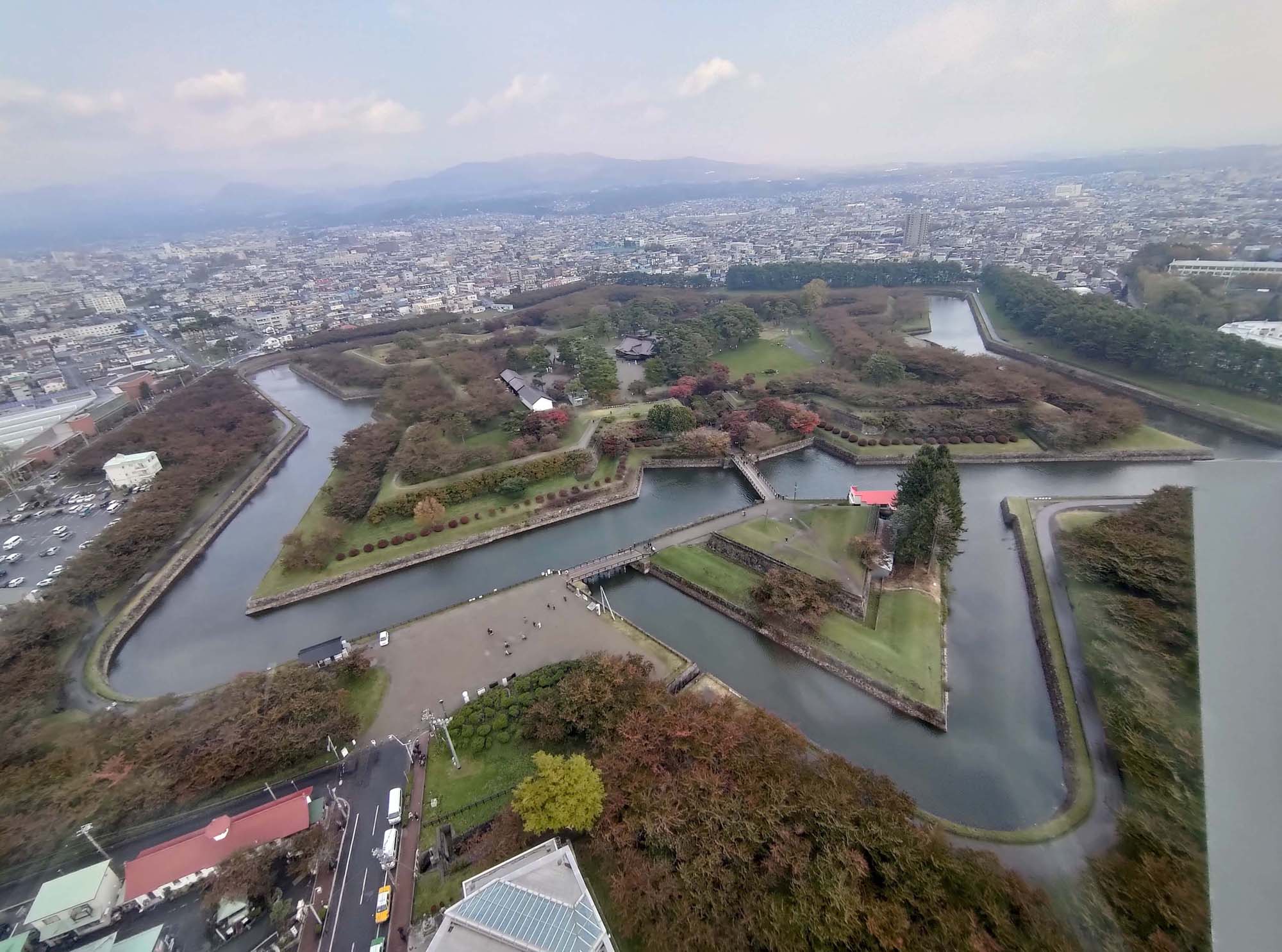 函館景點中篇｜秋楓城市漫旅五稜郭公園 金森紅磚倉庫散策 立待岬海角風景 函館必去景點 北海道直飛函館 函館自駕函館自由行