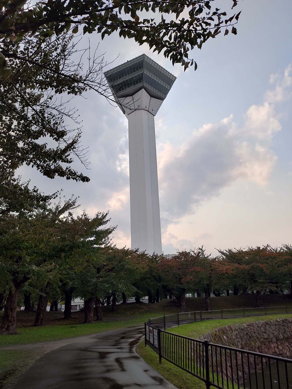 函館景點中篇｜秋楓城市漫旅五稜郭公園 金森紅磚倉庫散策 立待岬海角風景 函館必去景點 北海道直飛函館 函館自駕函館自由行