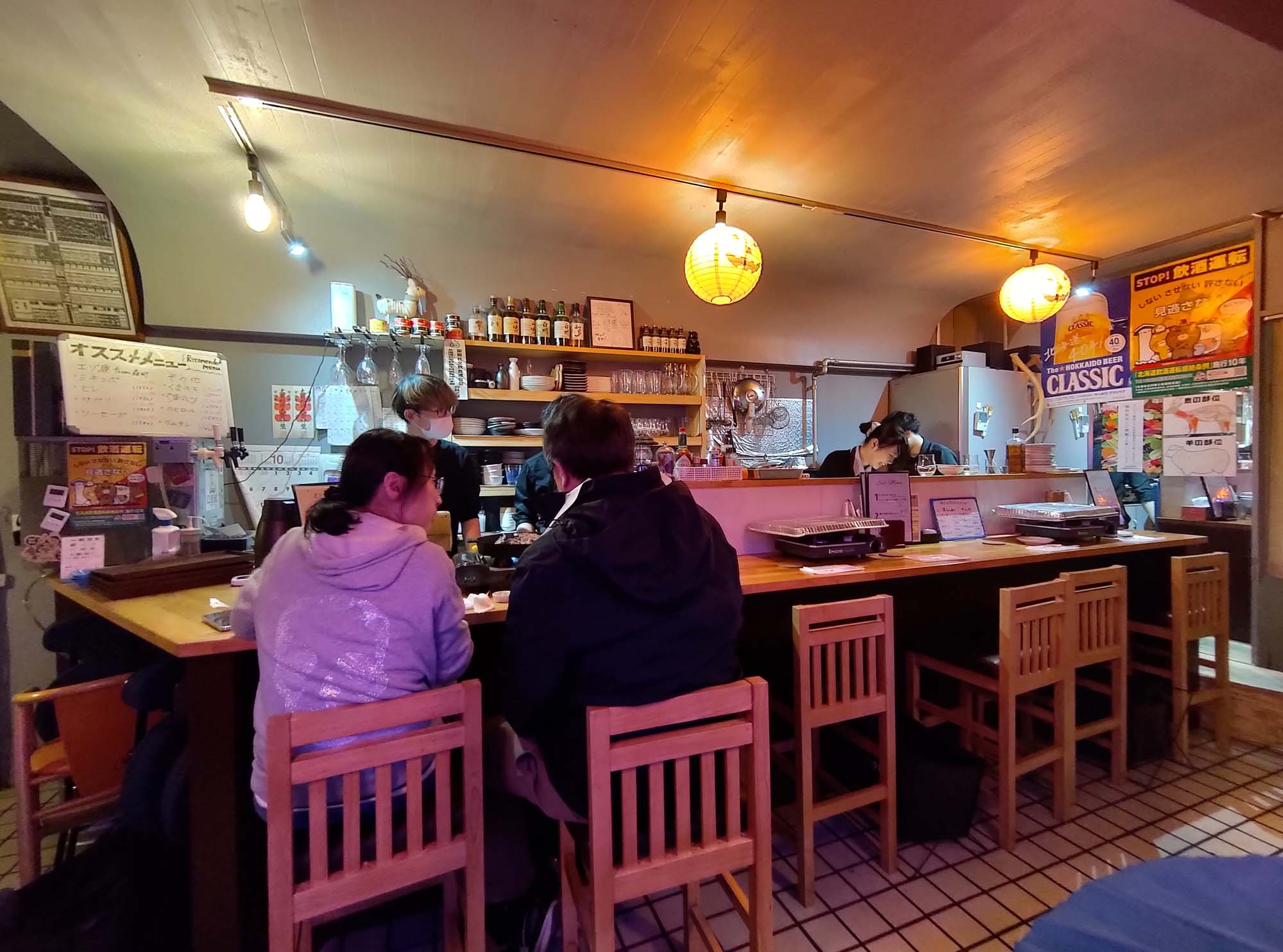 直飛函館自由行(美食上篇)┃JR函館站徒步吃飯 函館朝市吃海鮮 烏賊清居酒屋 排隊函館鹽味拉麵 鹿羊烤肉 北海道自由行