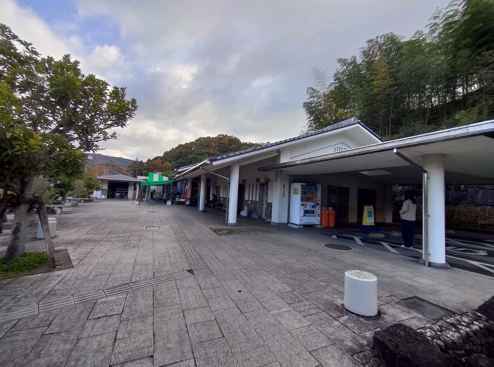 香川讚岐市住宿｜JR四國古民家「4S STAY鈴音」座落山景櫻花一日限定一組包棟 一泊二食橄欖牛涮涮鍋 86遍路志度寺 香川自駕