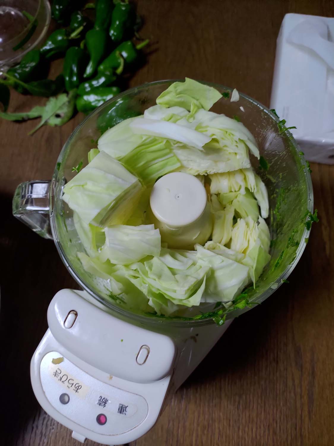 德島美馬農泊｜農家民宿中島 山上秋楓一泊二食 跟著奶奶種花拔菜包水餃 免費接送與預約方法 看板狗狗迎接 四國民宿 德島住宿