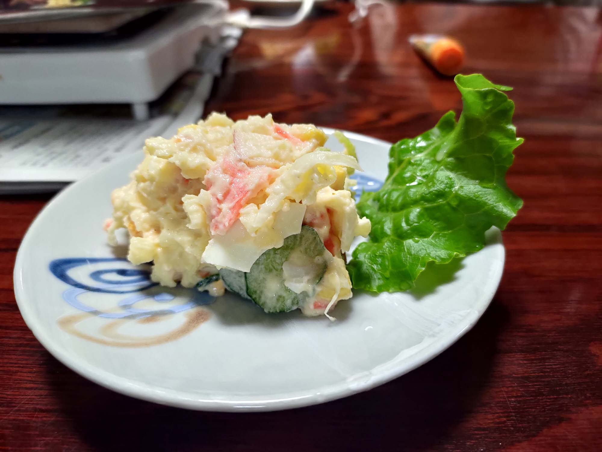 德島美馬農泊｜農家民宿中島 山上秋楓一泊二食 跟著奶奶種花拔菜包水餃 免費接送與預約方法 看板狗狗迎接 四國民宿 德島住宿