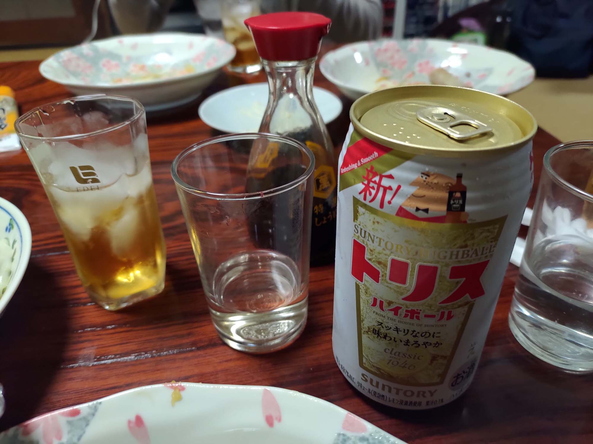 德島美馬農泊｜農家民宿中島 山上秋楓一泊二食 跟著奶奶種花拔菜包水餃 免費接送與預約方法 看板狗狗迎接 四國民宿 德島住宿