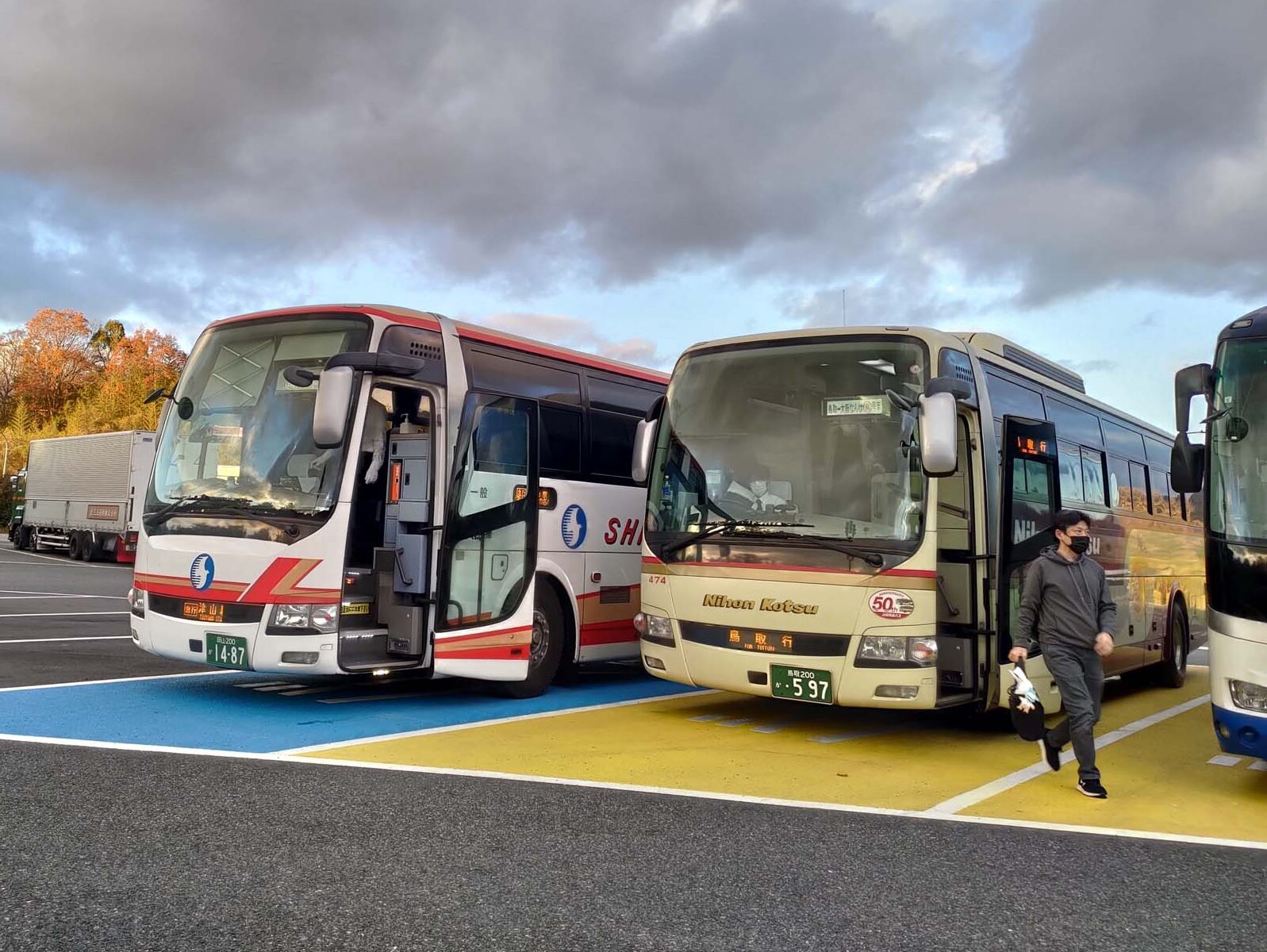 宜蘭礁溪┃超人氣附菜單「福哥石窯雞」 雞汁燜筍 客家小炒 烤松阪豬 終於吃到超好吃附熱茶 有停車場