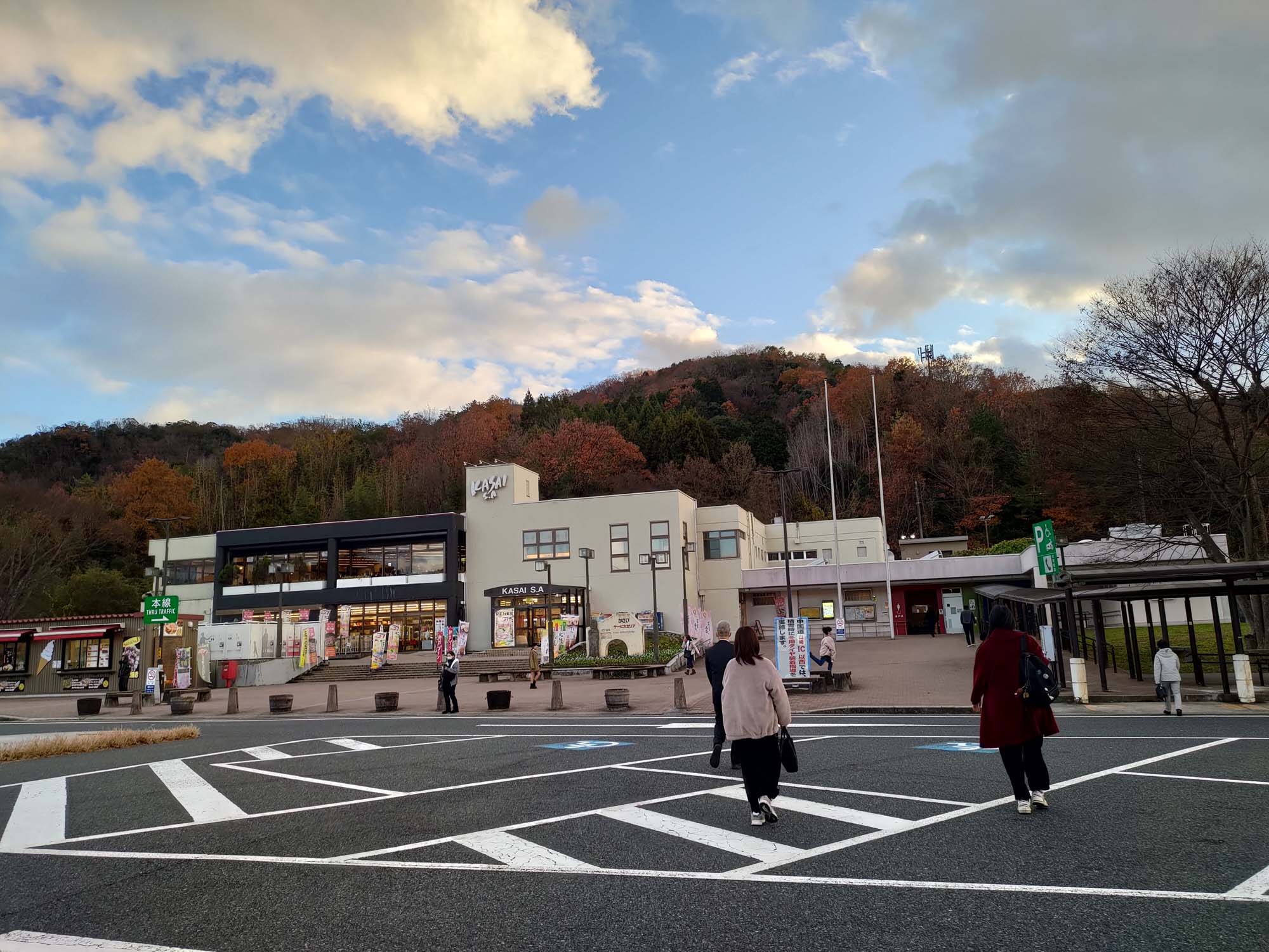 鳥取交通|關西機場搭巴士到鳥取 OCTA難波站轉車 獨立個人舒適座位充電隔廉腳踏 鳥取站走5分平價商旅Green Rich近星巴克永旺 - 第22張圖 鳥取交通|關西機場搭巴士到鳥取 OCTA難波站轉車 獨立個人舒適座位充電隔廉腳踏 鳥取站走5分平價商旅Green Rich近星巴克永旺