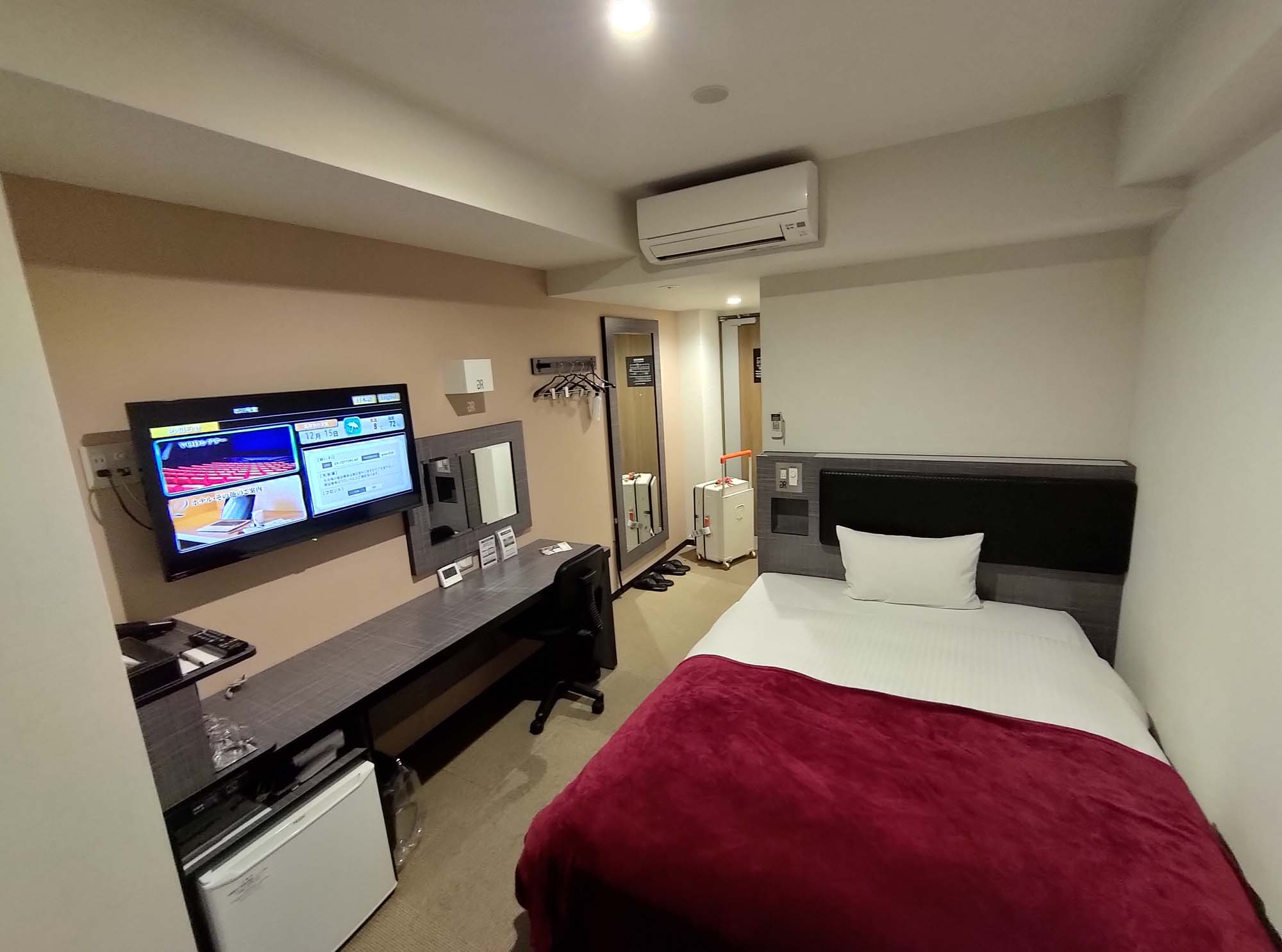 宜蘭礁溪┃超人氣附菜單「福哥石窯雞」 雞汁燜筍 客家小炒 烤松阪豬 終於吃到超好吃附熱茶 有停車場