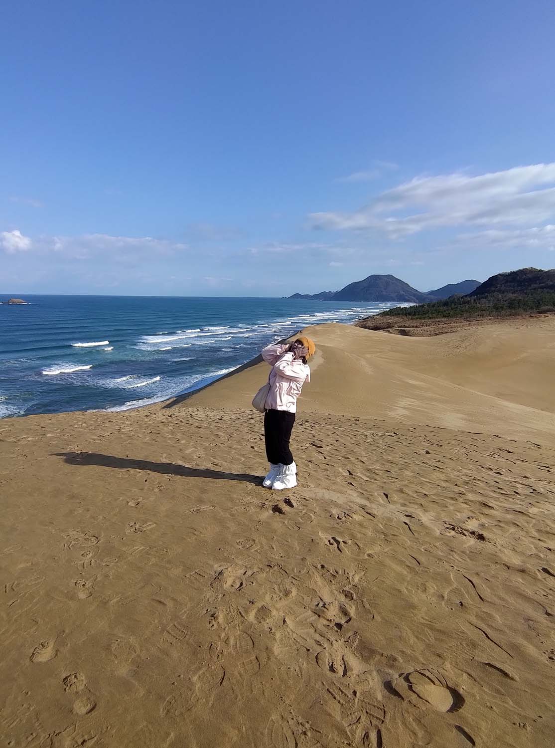 鳥取景點┃套上鞋套走鳥取砂丘 Takahama Cafe高濱咖啡砂丘美術館日本篇 三小時計程車 鳥取市自由行