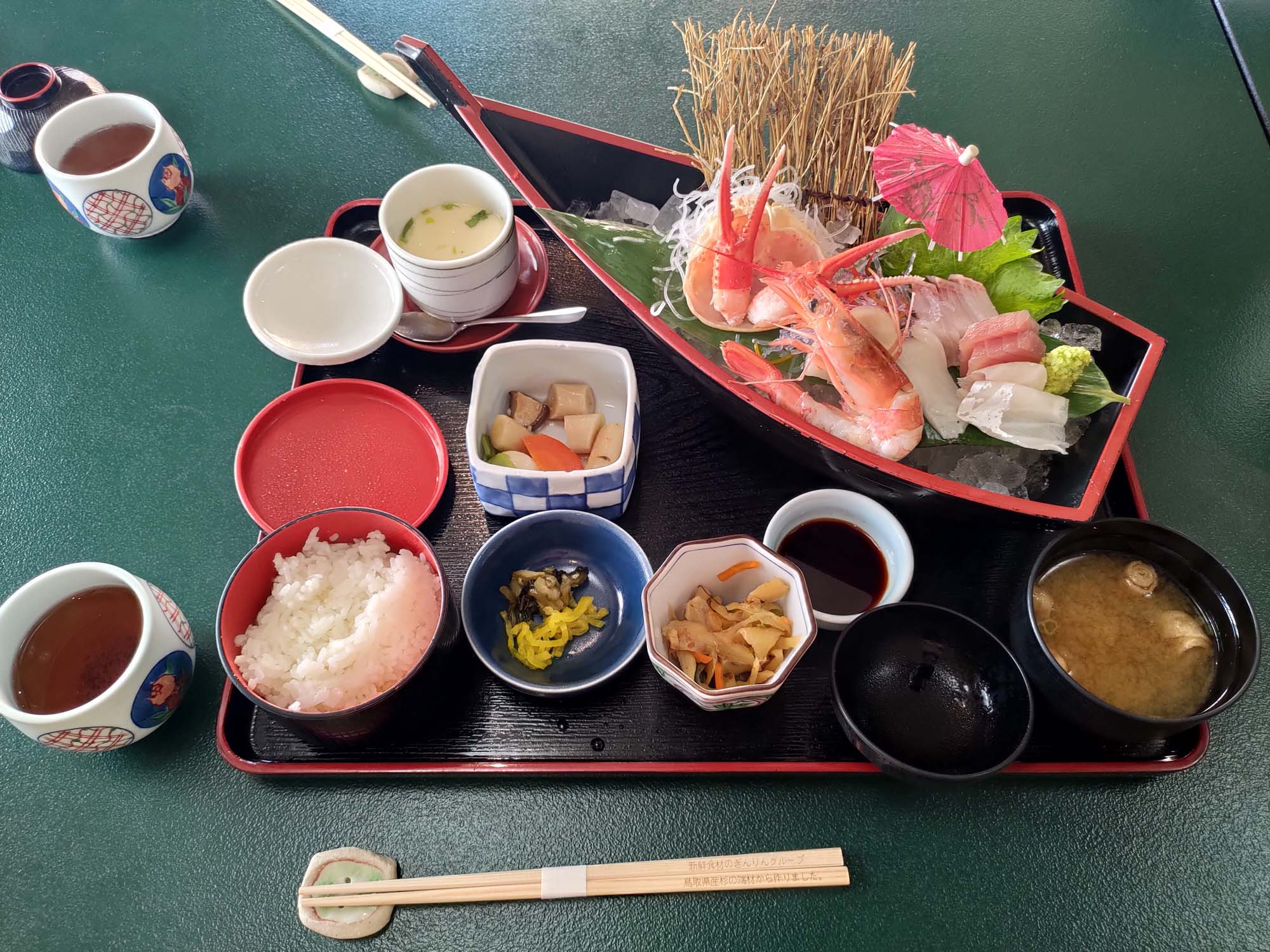 宜蘭礁溪┃超人氣附菜單「福哥石窯雞」 雞汁燜筍 客家小炒 烤松阪豬 終於吃到超好吃附熱茶 有停車場