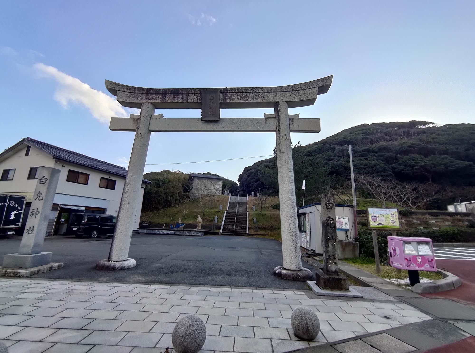 鳥取景點咖啡┃七訪結緣白兔神社參拜 步行1分AOAKUA咖啡文青風 放空看海吃生甜甜圈 鳥取市自由行