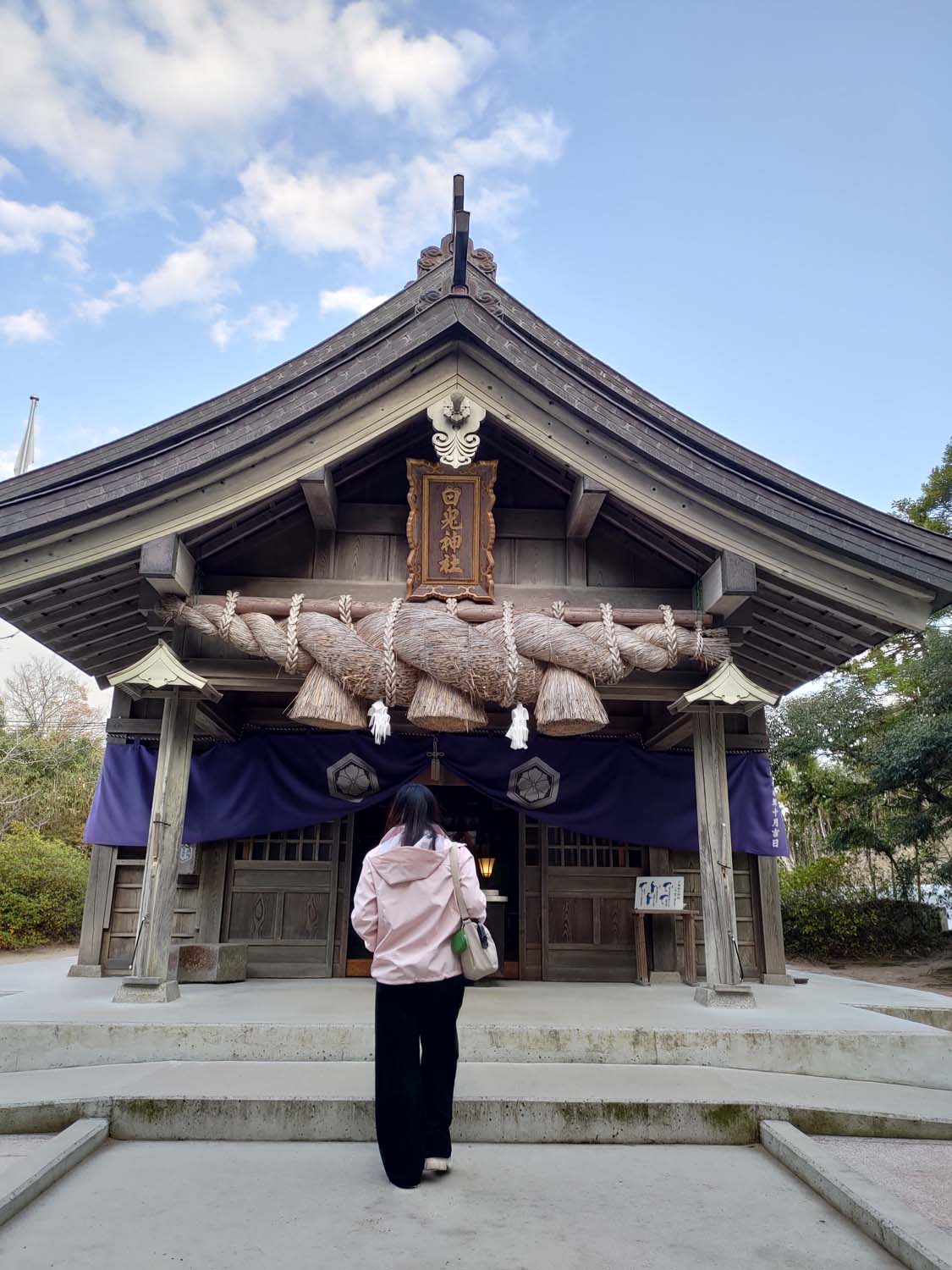 鳥取景點咖啡┃七訪結緣白兔神社參拜 步行1分AOAKUA咖啡文青風 放空看海吃生甜甜圈 鳥取市自由行