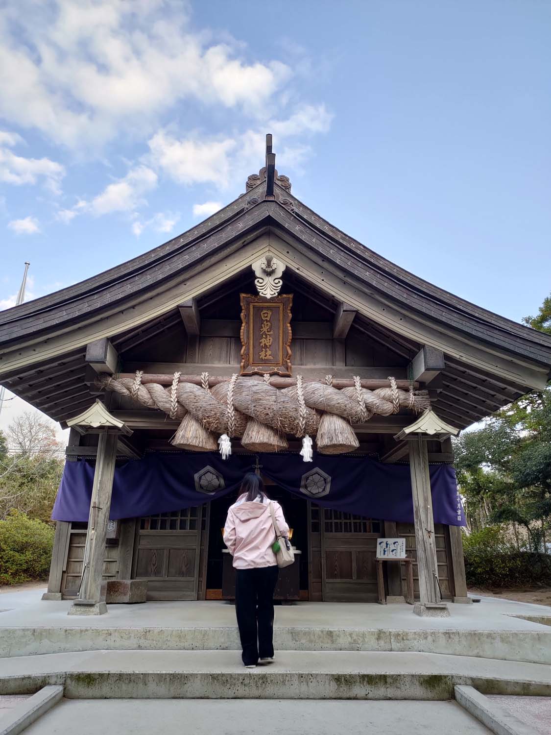鳥取景點咖啡┃七訪結緣白兔神社參拜 步行1分AOAKUA咖啡文青風 放空看海吃生甜甜圈 鳥取市自由行