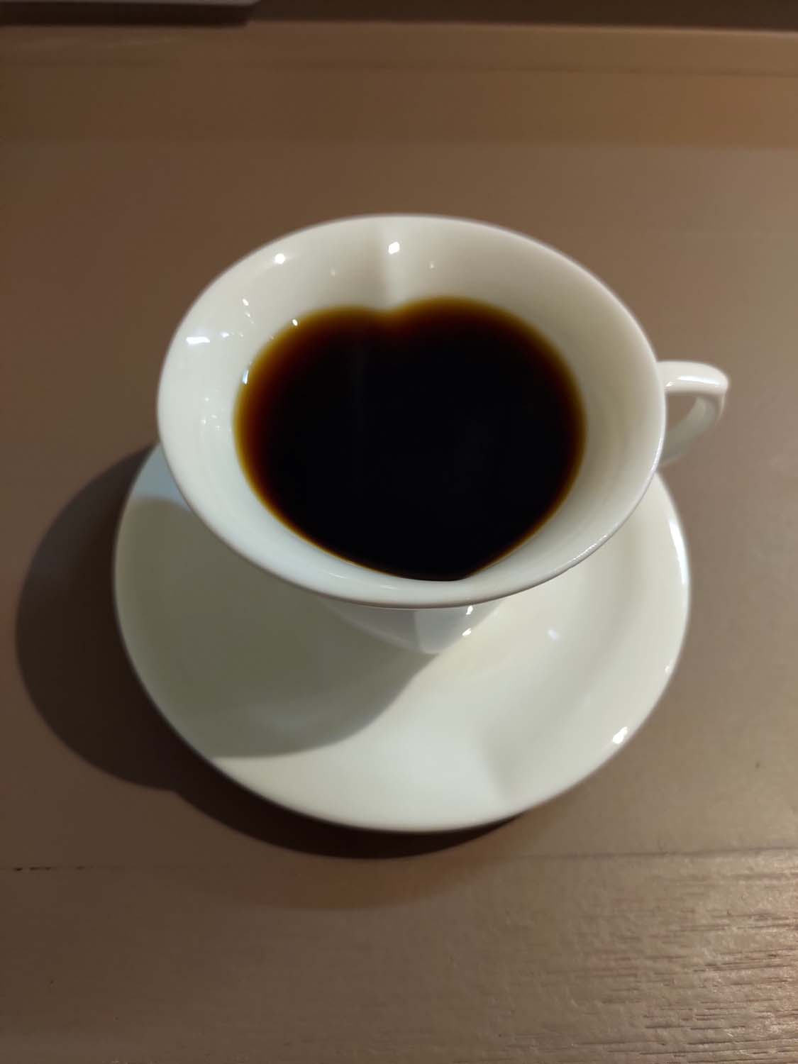 鳥取景點咖啡┃七訪結緣白兔神社參拜 步行1分AOAKUA咖啡文青風 放空看海吃生甜甜圈 鳥取市自由行