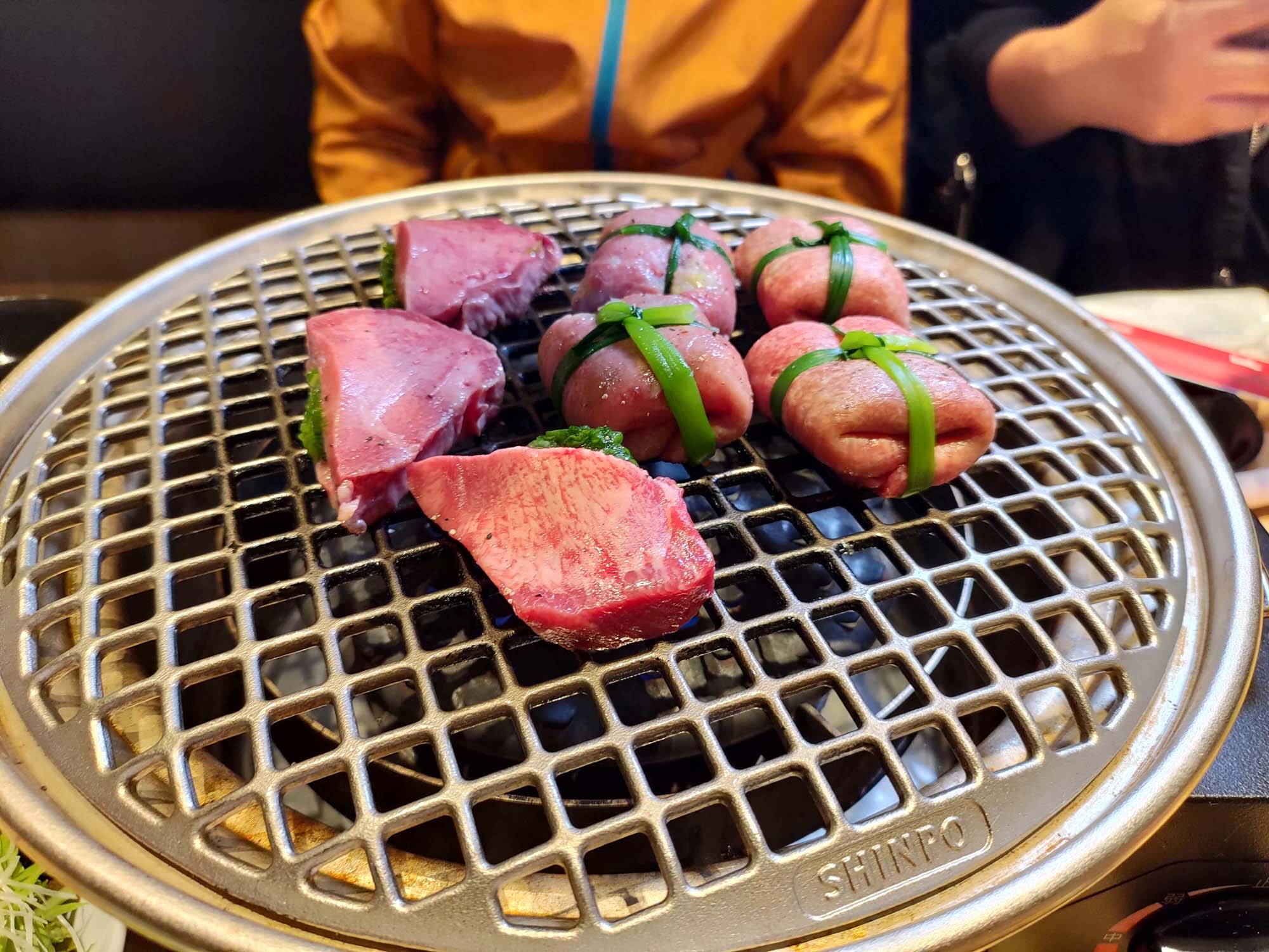 鳥取市餐廳｜午晚餐吃和牛燒肉 在地人氣「牛王燒肉」JR鳥取站北口店 親民價格品嚐極品和牛 鳥取和牛 鳥取自由行 鳥取美食