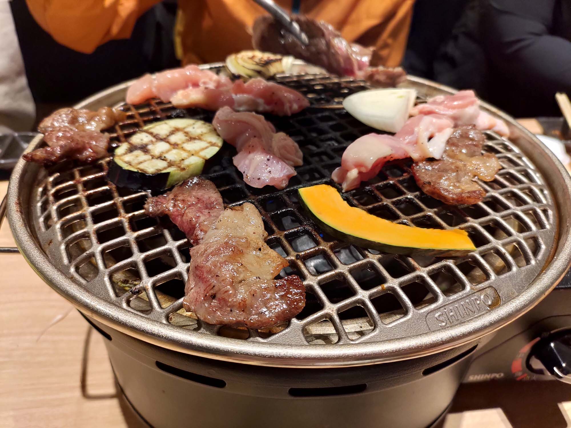 鳥取市餐廳｜午晚餐吃和牛燒肉 在地人氣「牛王燒肉」JR鳥取站北口店 親民價格品嚐極品和牛 鳥取和牛 鳥取自由行 鳥取美食