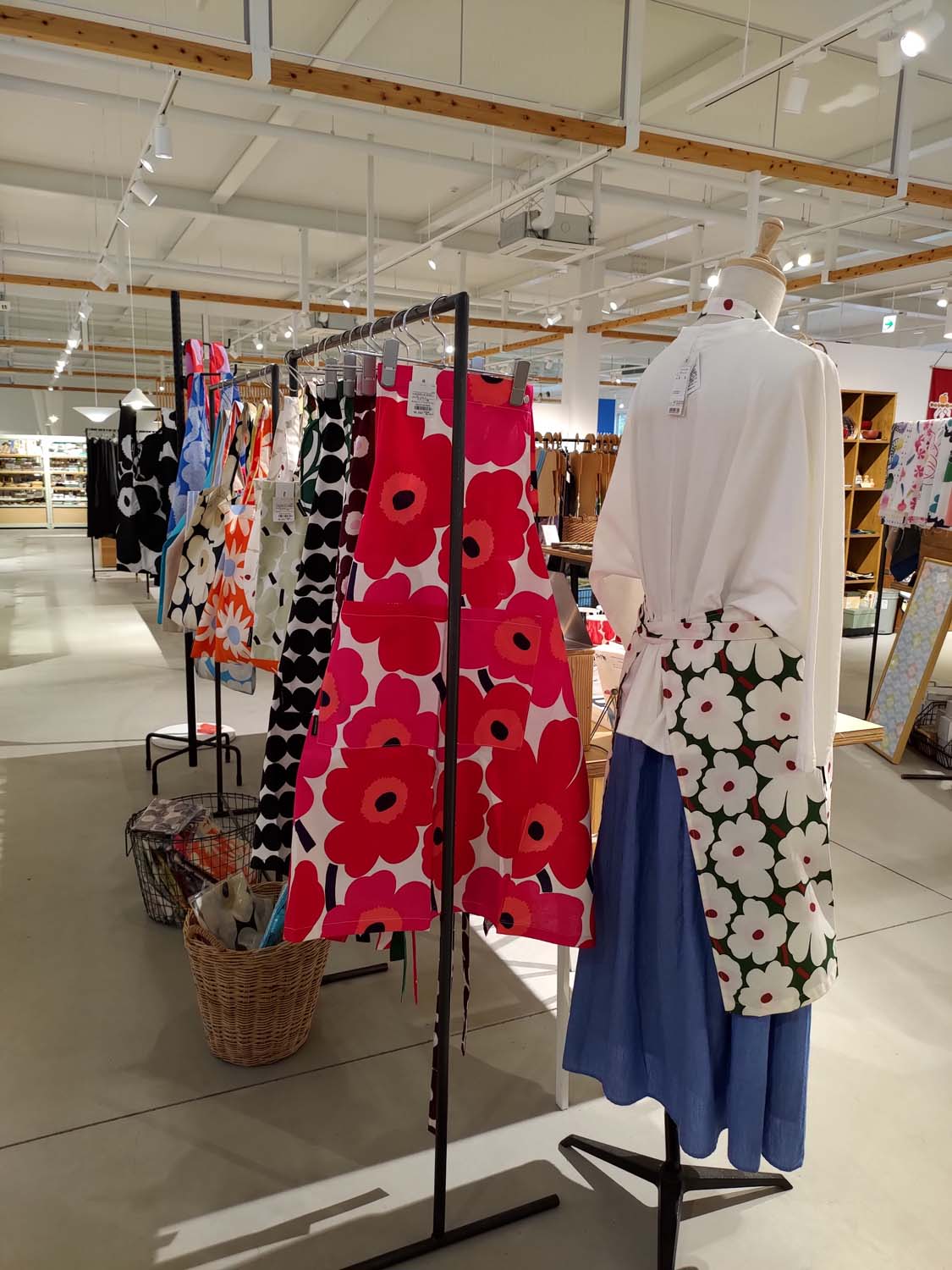 鳥取購物┃Am’s質感生活服飾鞋子居家廚房客廳用品 2023開幕生活雜貨 超寬徜好逛 鳥取市自由行 鳥取站走13分