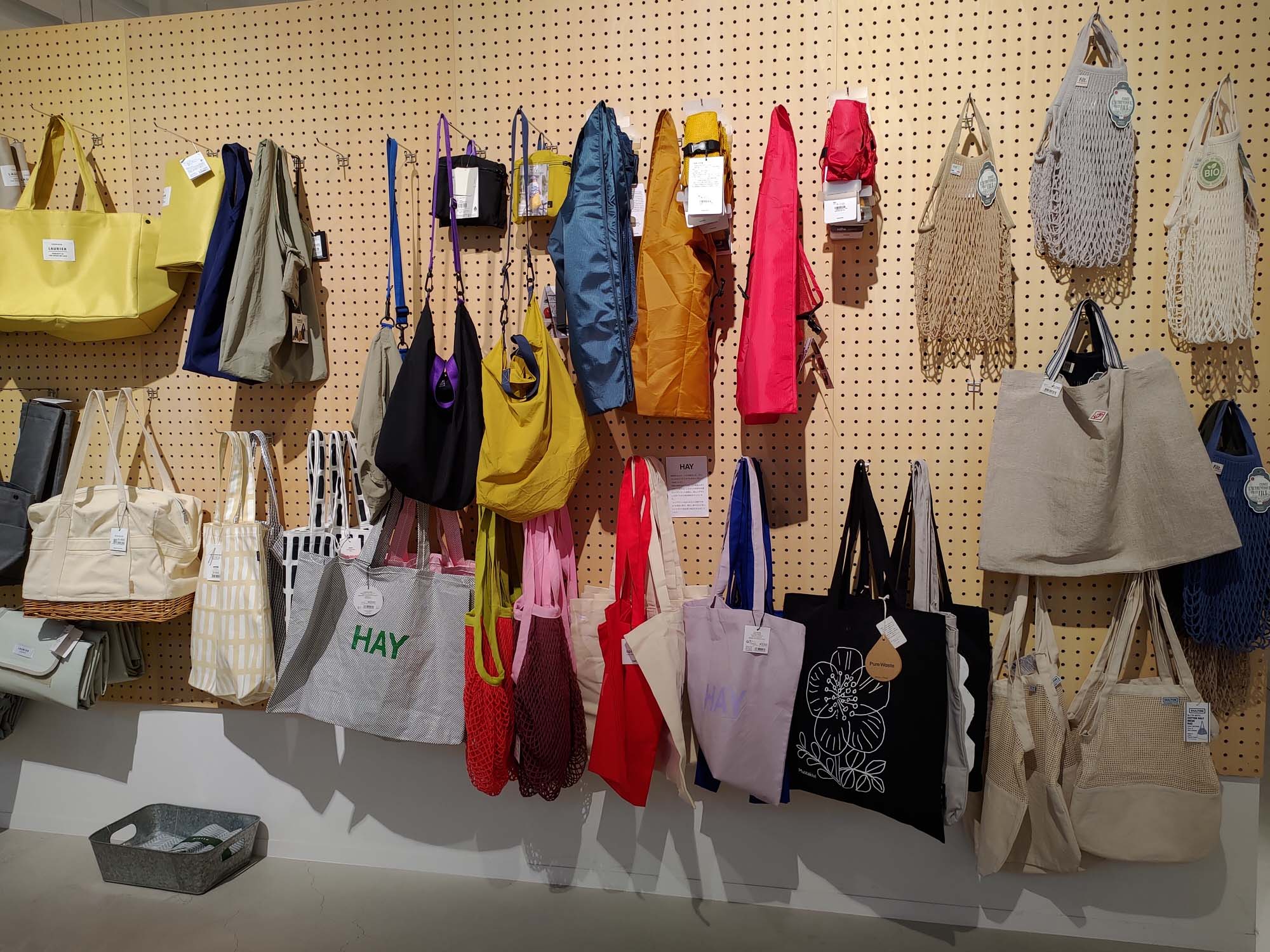 鳥取購物喝咖啡┃鳥取站前丸由百貨TRUFFLE DONUT生甜甜圈 走13分Am’s質感生活美學 服飾鞋居家品超大間 鳥取市自由行 鳥取逛街