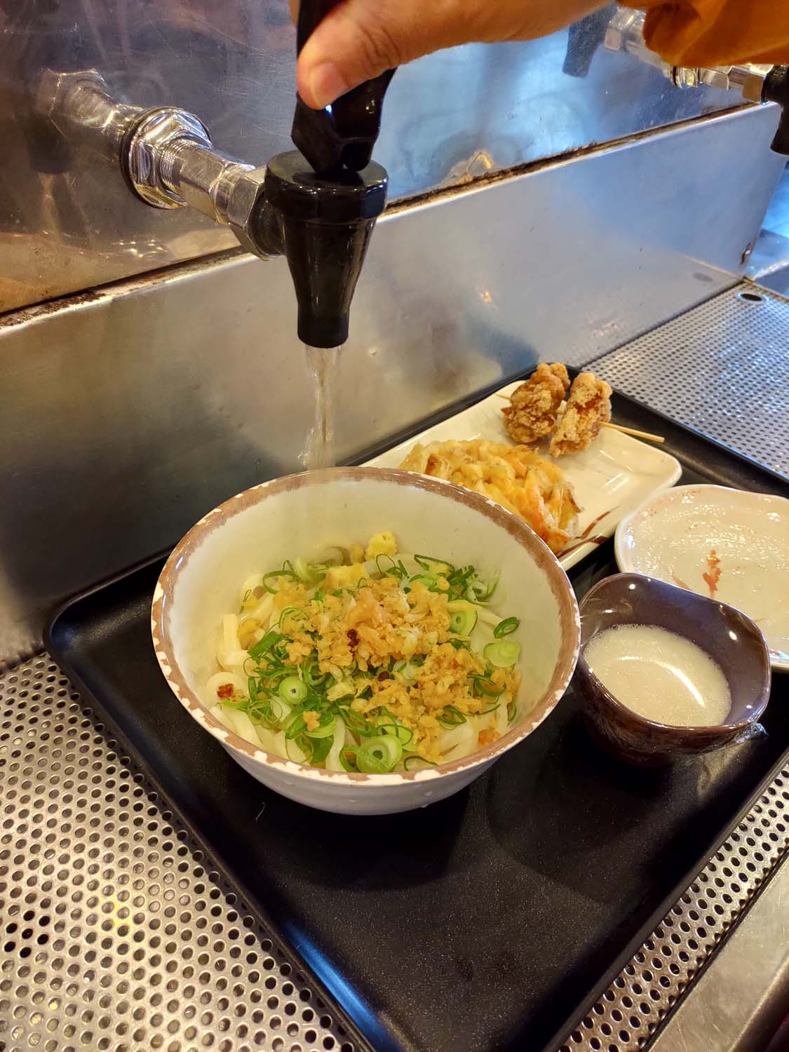 鳥取餐廳|賀露市場吃海鮮逛市場海陽亭套餐 ちよ志 (Chiyoshi)超高CP值烏龍麵多款炸物 在地人吃飯日常鳥取美食 鳥取自由行 - 第41張圖 鳥取餐廳|賀露市場吃海鮮逛市場海陽亭套餐 ちよ志 (Chiyoshi)超高CP值烏龍麵多款炸物 在地人吃飯日常鳥取美食 鳥取自由行