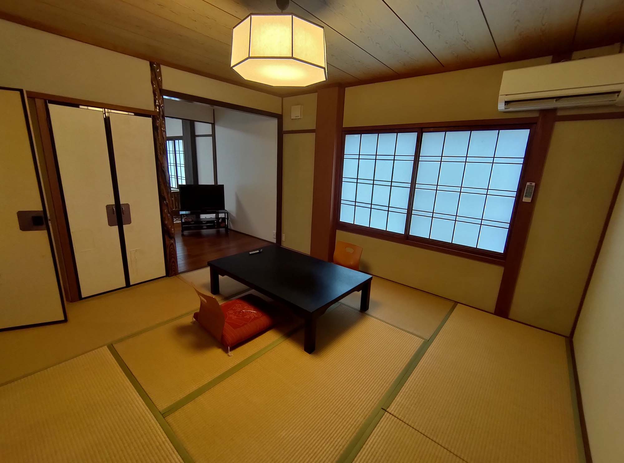 鳥取景點｜吉岡溫泉懷舊散策 千年美肌天然溫泉，古民家草莓聖代、隱藏版手作麵包與職人烘豆咖啡館 鳥取泡湯自由行 小鎮創生