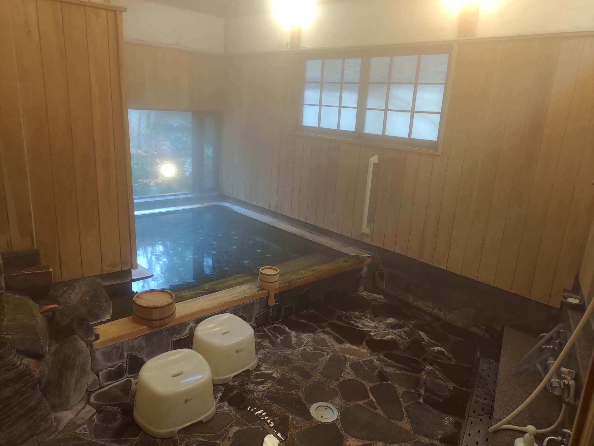 鳥取景點｜吉岡溫泉懷舊散策 千年美肌天然溫泉，古民家草莓聖代、隱藏版手作麵包與職人烘豆咖啡館 鳥取泡湯自由行 小鎮創生