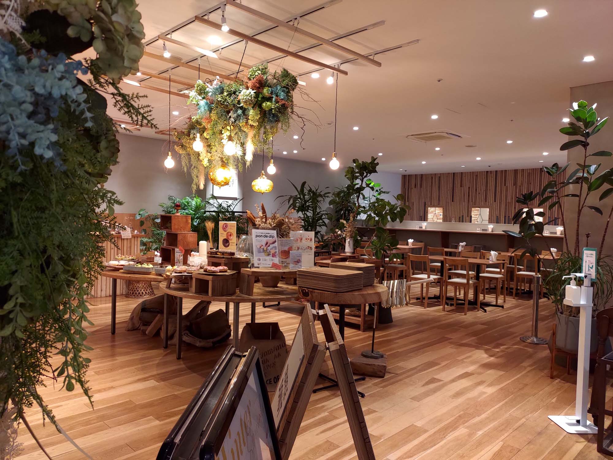 鳥取咖啡甜甜圈┃鳥取站前丸由百貨人氣TRUFFLE DONUT 生甜甜圈 Q彈膨鬆夢幻口感 逛百貨吃下午茶 鳥取市自由行 鳥取甜點