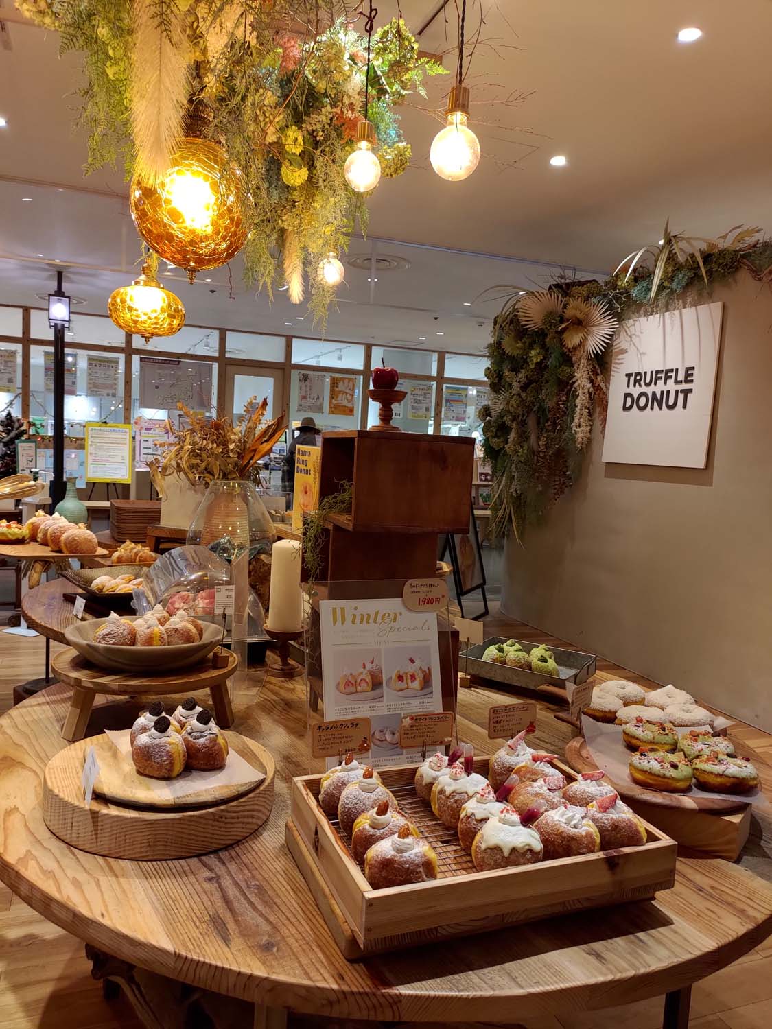 鳥取購物喝咖啡┃鳥取站前丸由百貨TRUFFLE DONUT生甜甜圈 走13分Am’s質感生活美學 服飾鞋居家品超大間 鳥取市自由行 鳥取逛街