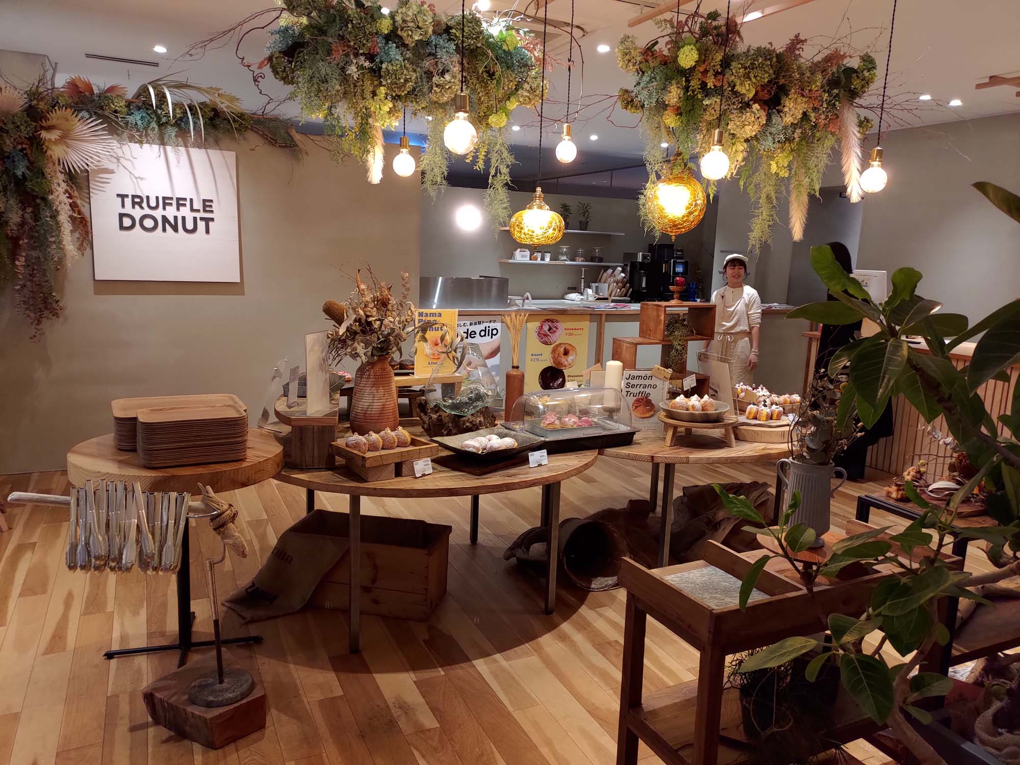 鳥取購物喝咖啡┃鳥取站前丸由百貨TRUFFLE DONUT生甜甜圈 走13分Am’s質感生活美學 服飾鞋居家品超大間 鳥取市自由行 鳥取逛街