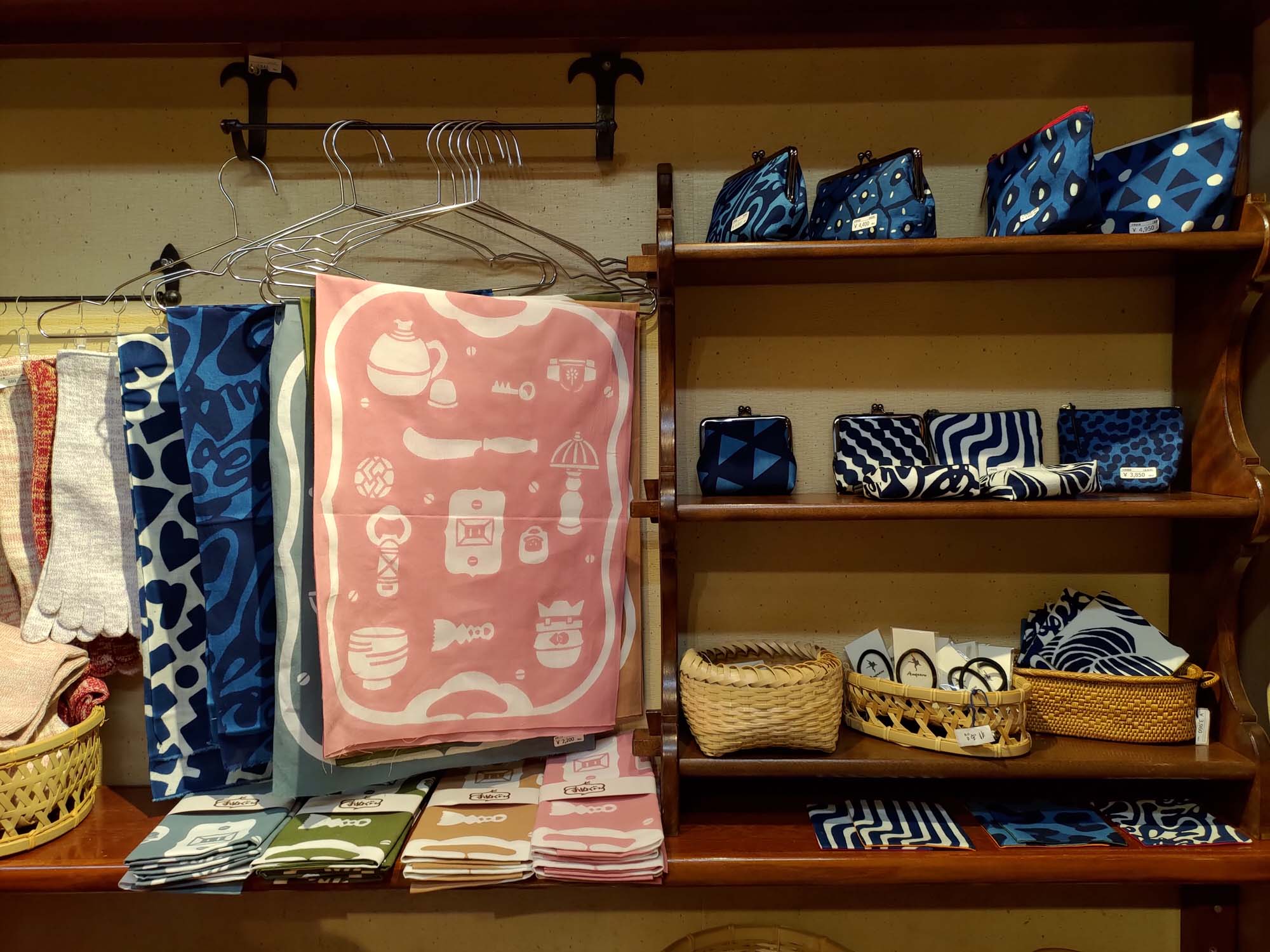 鳥取餐廳|たくみ匠割烹店 民藝美學與和牛涮涮鍋完美邂逅 定食套餐 民藝美術館 たくみ工藝店 たくみ咖啡 鳥取自由行 鳥取站走6分 - 第28張圖 鳥取餐廳|たくみ匠割烹店 民藝美學與和牛涮涮鍋完美邂逅 定食套餐 民藝美術館 たくみ工藝店 たくみ咖啡 鳥取自由行 鳥取站走6分