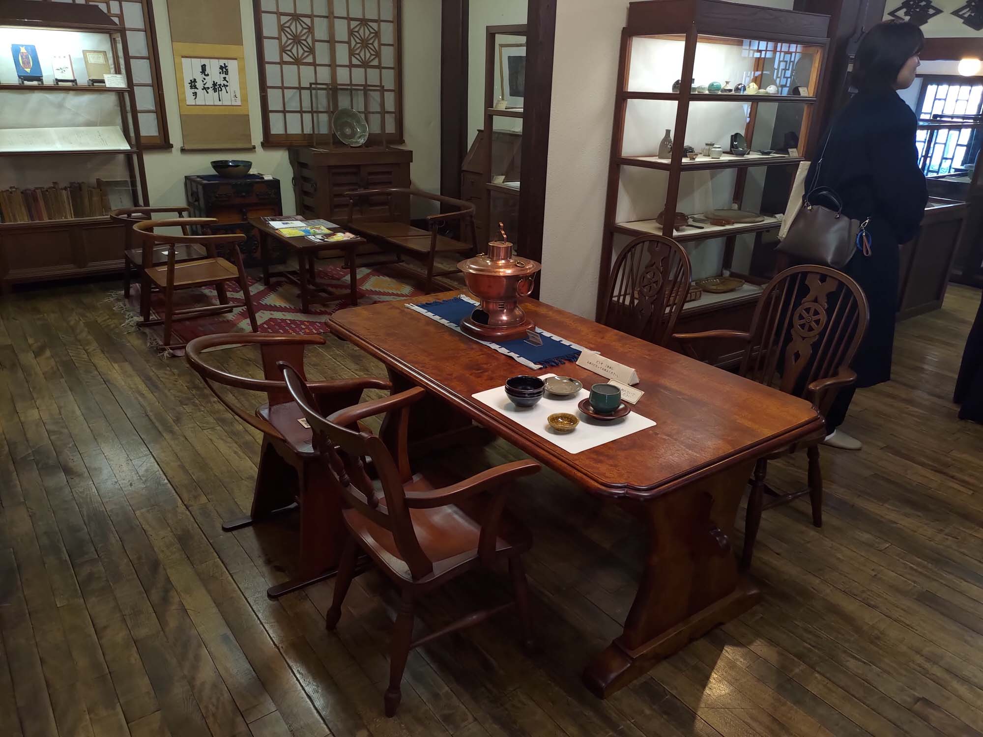 鳥取餐廳|たくみ匠割烹店 民藝美學與和牛涮涮鍋完美邂逅 定食套餐 民藝美術館 たくみ工藝店 たくみ咖啡 鳥取自由行 鳥取站走6分 - 第21張圖 鳥取餐廳|たくみ匠割烹店 民藝美學與和牛涮涮鍋完美邂逅 定食套餐 民藝美術館 たくみ工藝店 たくみ咖啡 鳥取自由行 鳥取站走6分