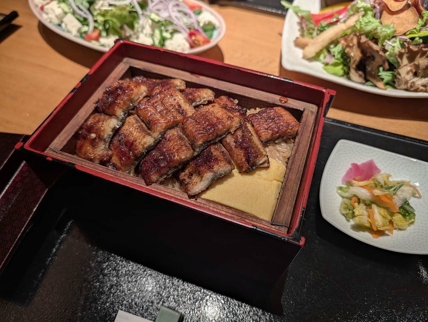 熊本市美食┃鰻魚德永(うなぎの徳永北部)大正百年老店鰻魚飯 傳統蒸烤雙絕 親子丼薑燒豬多樣菜色 中文線上預約 市區開車半小時 - 第13張圖 熊本市美食┃鰻魚德永(うなぎの徳永北部)大正百年老店鰻魚飯 傳統蒸烤雙絕 親子丼薑燒豬多樣菜色 中文線上預約 市區開車半小時