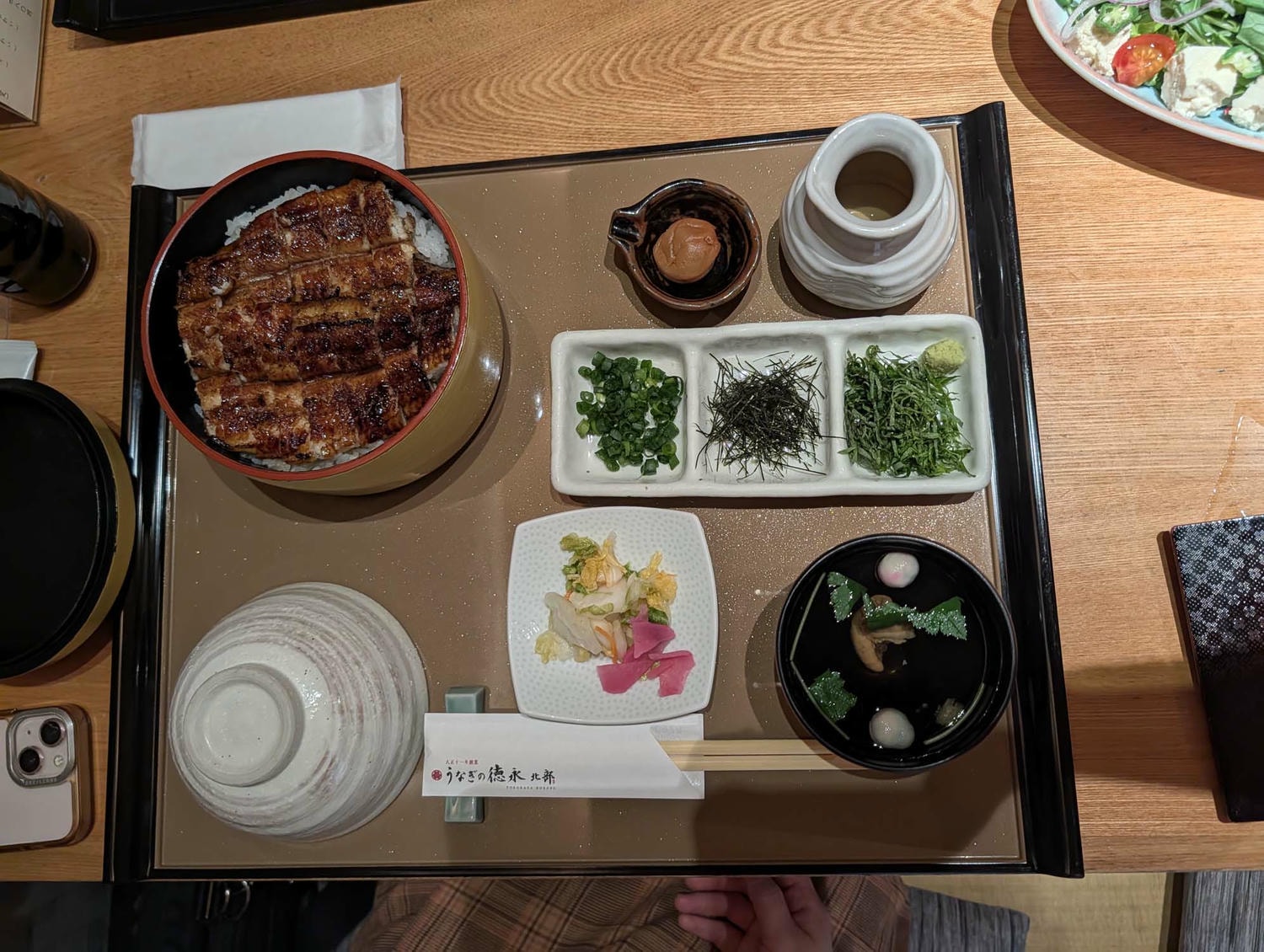 熊本市美食┃鰻魚德永(うなぎの徳永北部)大正百年老店鰻魚飯 傳統蒸烤雙絕 親子丼薑燒豬多樣菜色 中文線上預約 市區開車半小時 - 第15張圖 熊本市美食┃鰻魚德永(うなぎの徳永北部)大正百年老店鰻魚飯 傳統蒸烤雙絕 親子丼薑燒豬多樣菜色 中文線上預約 市區開車半小時