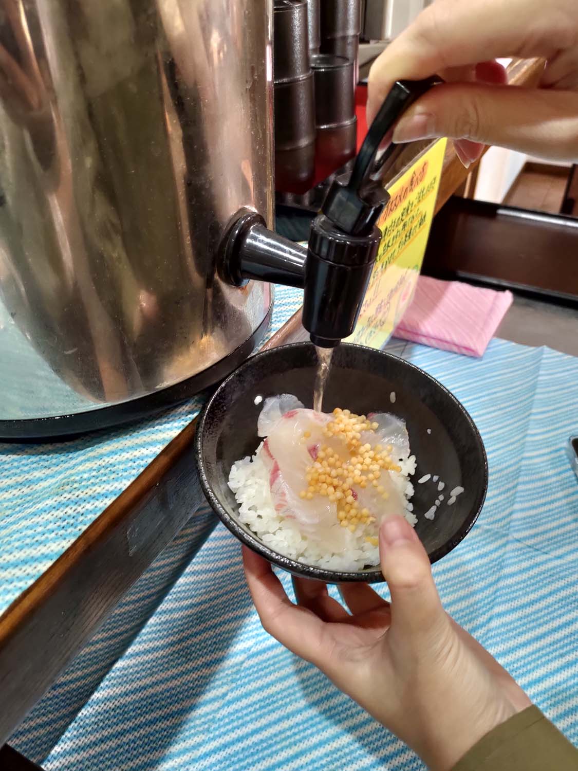德島必吃美食┃在地人口袋名單大公開 德島市區6間人氣餐廳 阿波牛燒肉 鼓虎創意串燒 大漁直送海鮮 一鴻阿波尾雞骨付雞 Fujiya家庭和食
