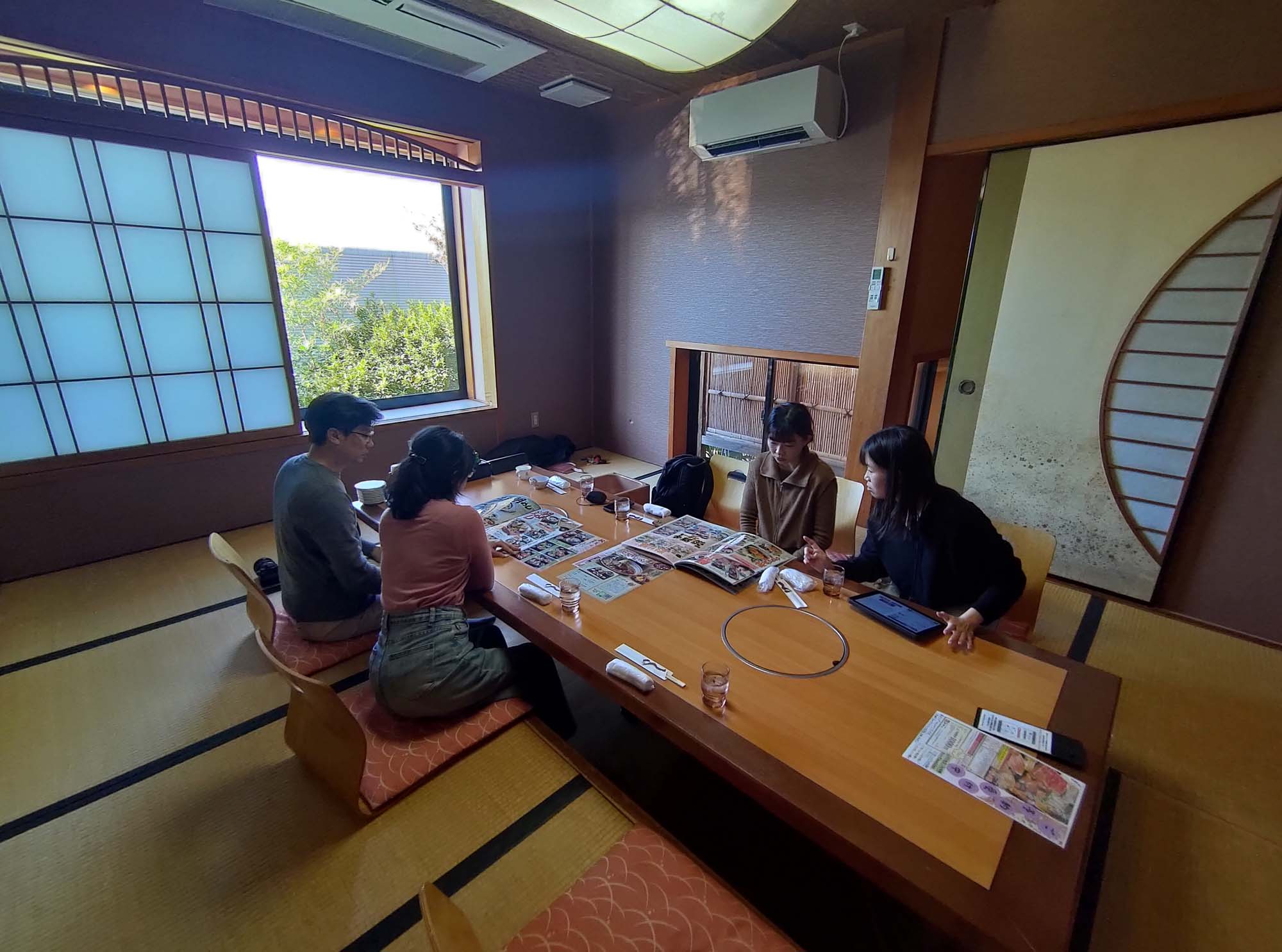 德島必吃美食┃在地人口袋名單大公開 德島市區6間人氣餐廳 阿波牛燒肉 鼓虎創意串燒 大漁直送海鮮 一鴻阿波尾雞骨付雞 Fujiya家庭和食