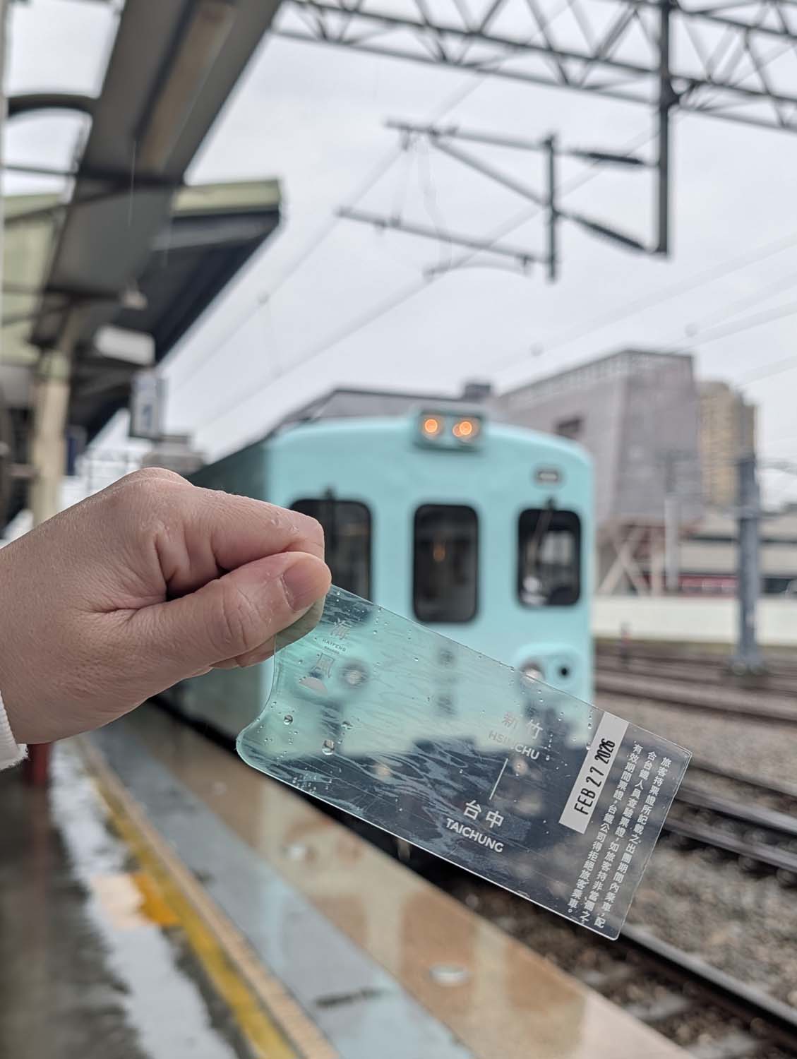 日本人指定要搭台灣觀光列車(甜點列車) Tiffany 藍「海風號 」 海風號啤酒超好喝 台湾初の「スイーツ観光列車」海風号 新竹-台中
