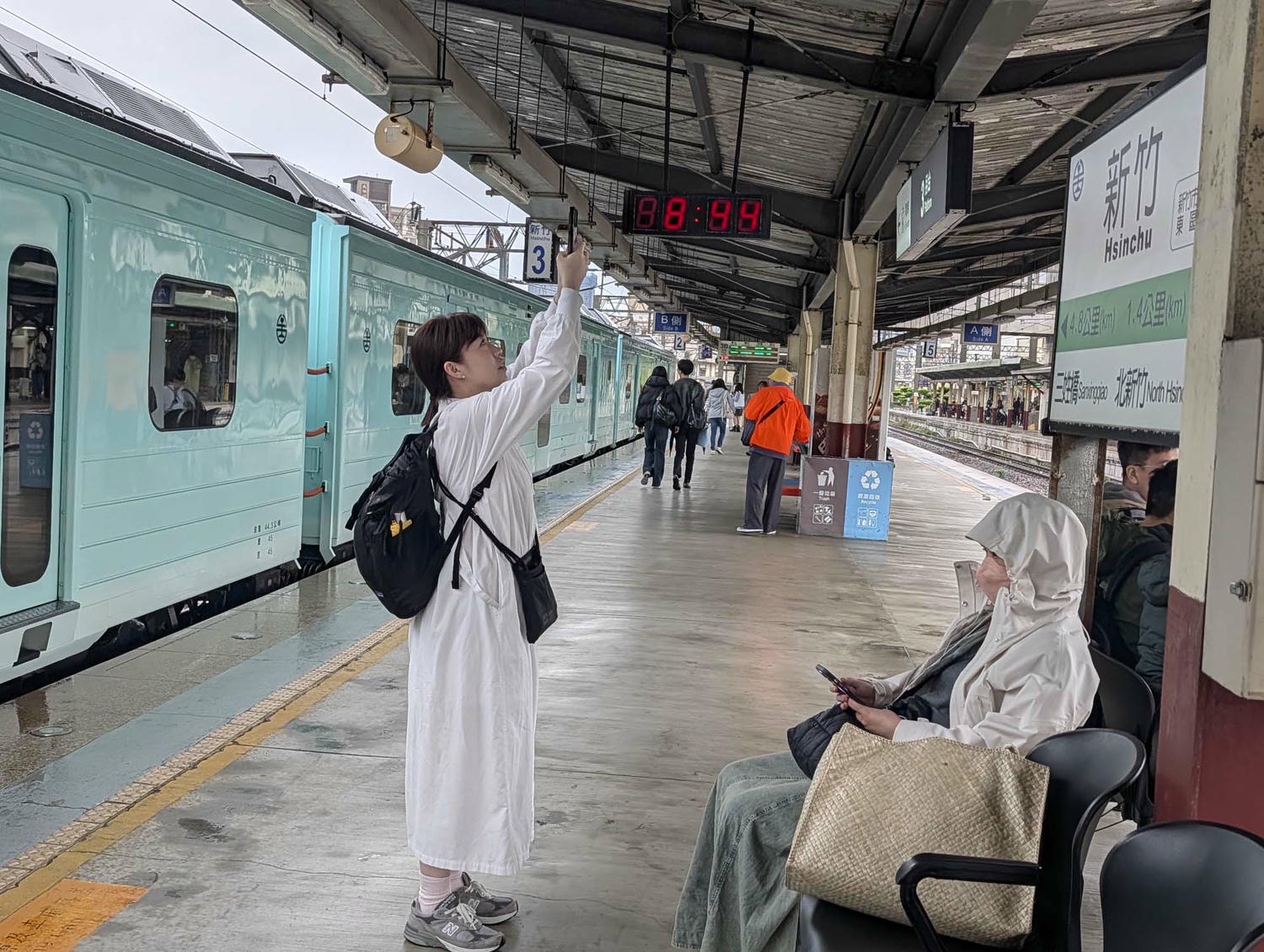 日本人指定要搭台灣觀光列車(甜點列車) Tiffany 藍「海風號 」 海風號啤酒超好喝 台湾初の「スイーツ観光列車」海風号 新竹-台中
