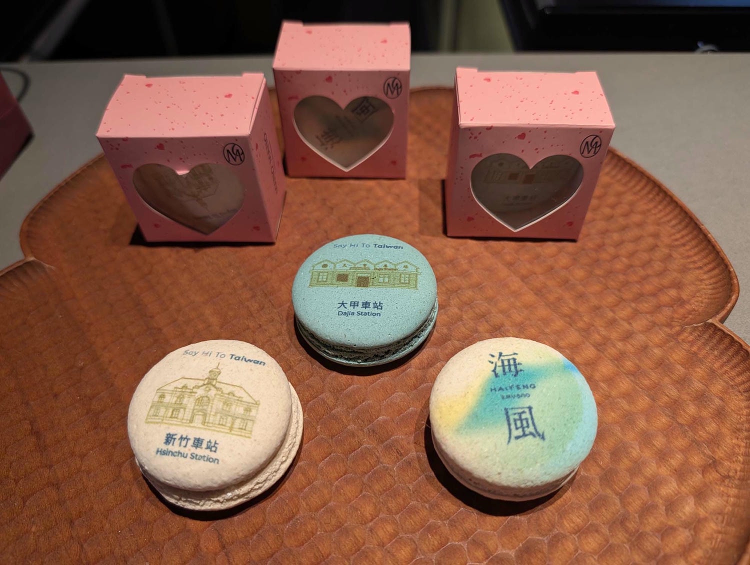 日本人指定要搭台灣觀光列車(甜點列車) Tiffany 藍「海風號 」 海風號啤酒超好喝 台湾初の「スイーツ観光列車」海風号 新竹-台中
