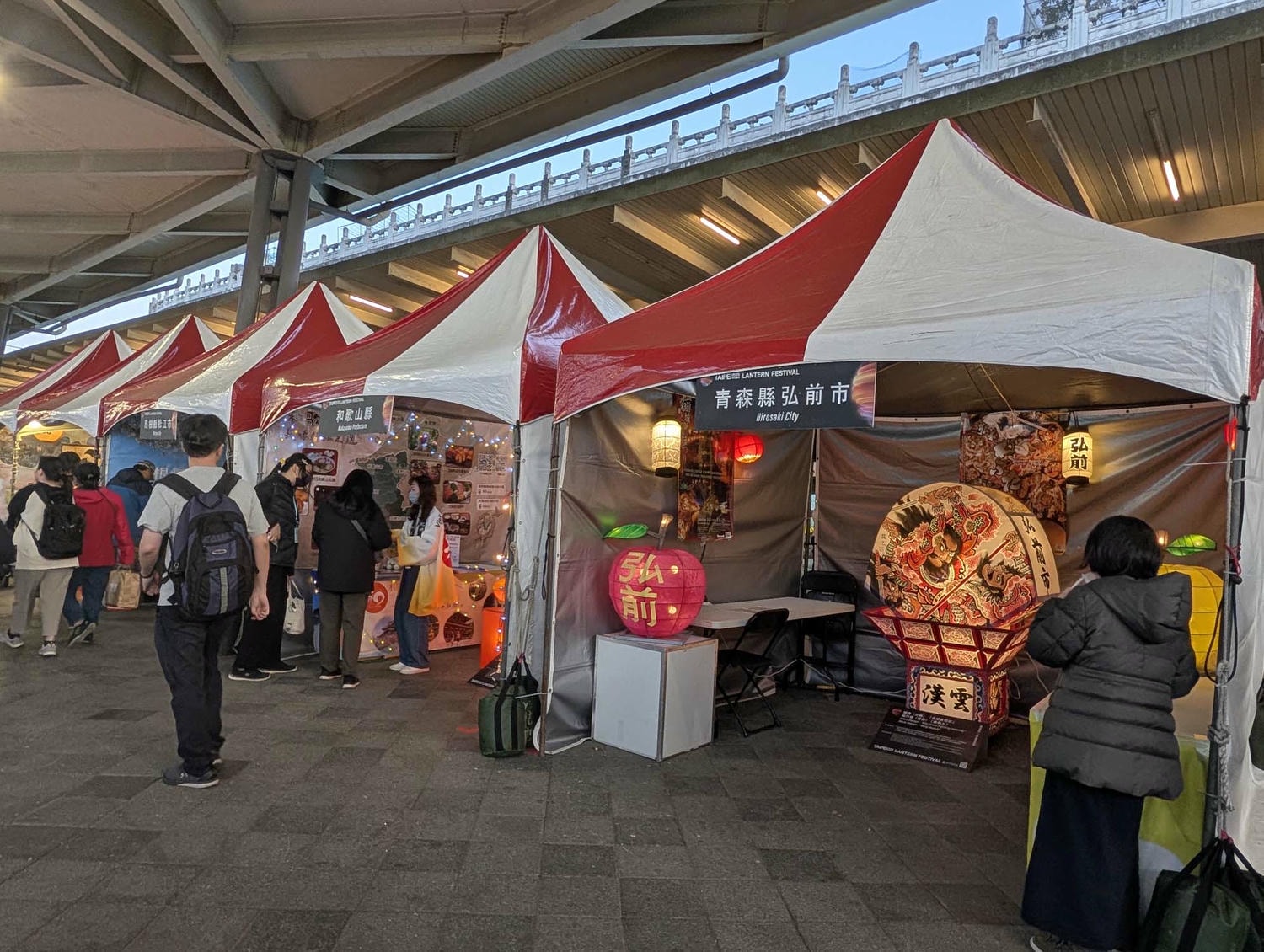 2026台北燈節┃圓山站花博展區TAIPEI LANTERN FESTIVAL帥氣變形金剛10公尺高柯博文 日本區花燈